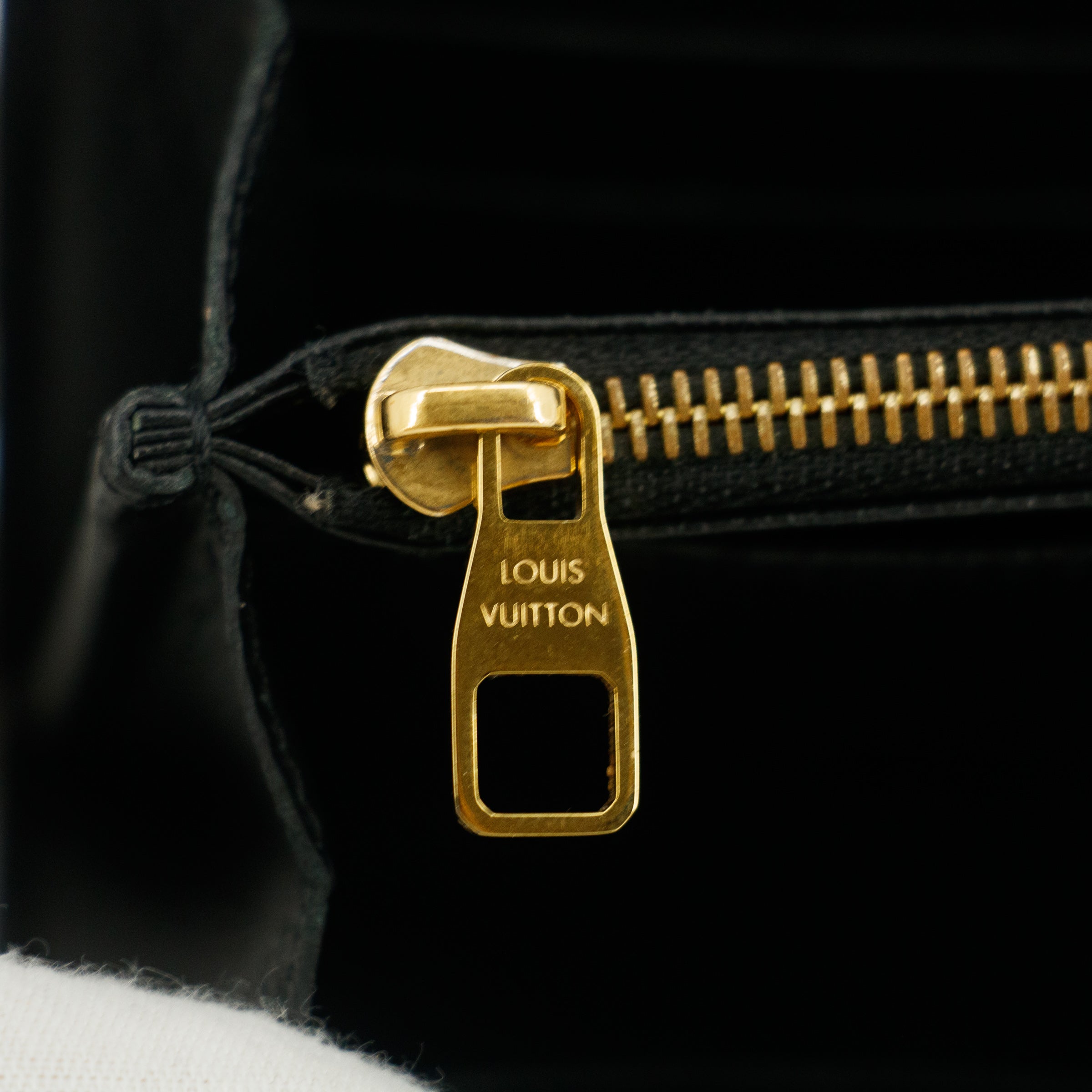 Bolt Boutique Louis Vuitton Monogram Empreinte Portefeuille Black Leather Wallet #5297 — in-use photo
