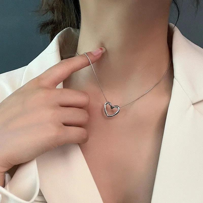 Stainless Steel Twist Hollow Heart Necklace - Clavicle Chain