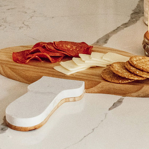 Decor Steals Marble and Wood Mushroom Cutting Board — side view