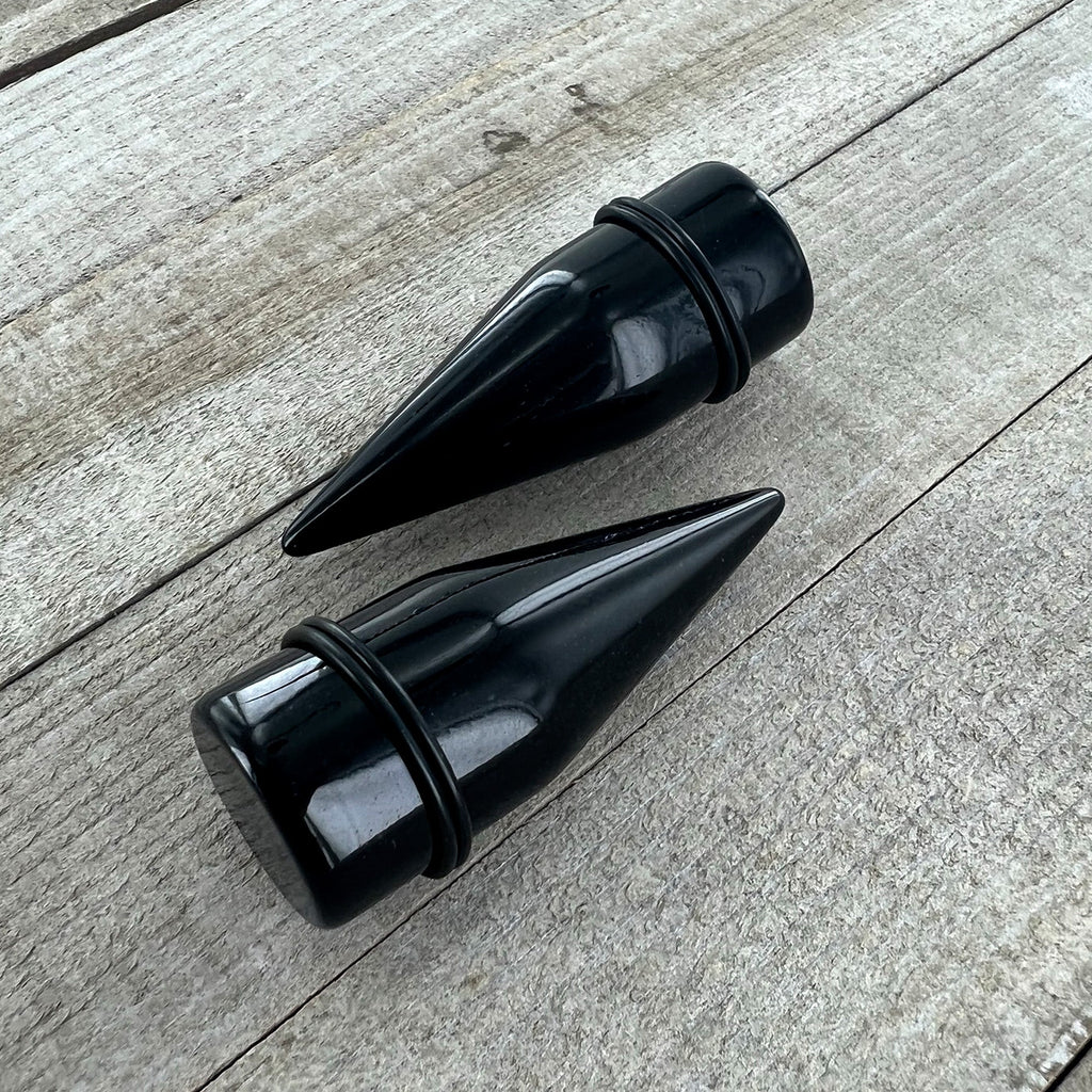 BodyCandy 24mm Black Acrylic Straight Taper Set — detail close-up