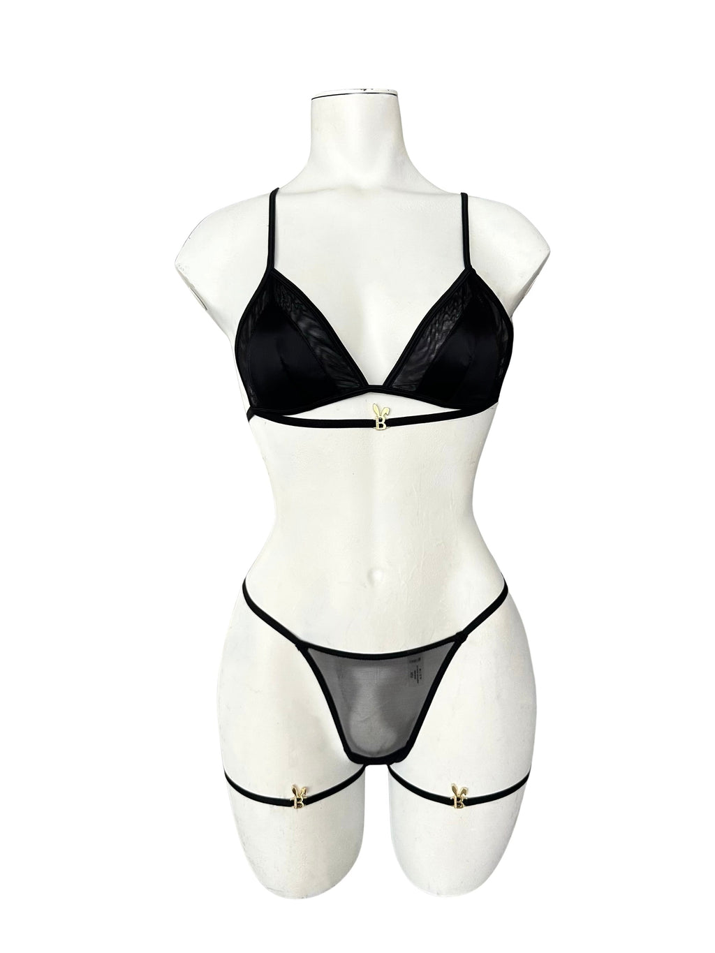 BUNNIES ROOM LINGERIE SET IN BLACK — branding close-up