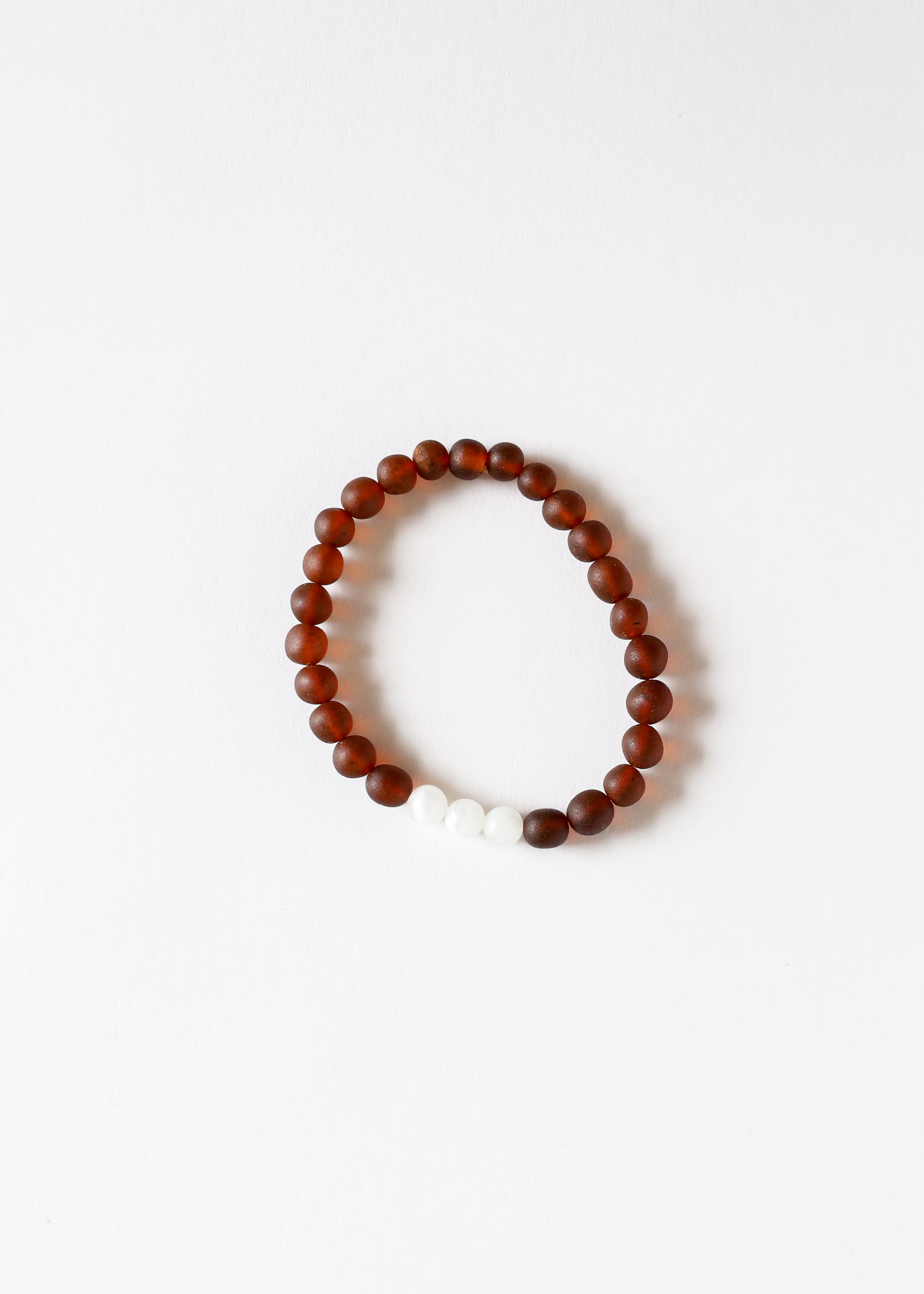 CanyonLeaf Raw Cognac Baltic Amber + Moonstone || Adult Bracelet — Cognac detail
