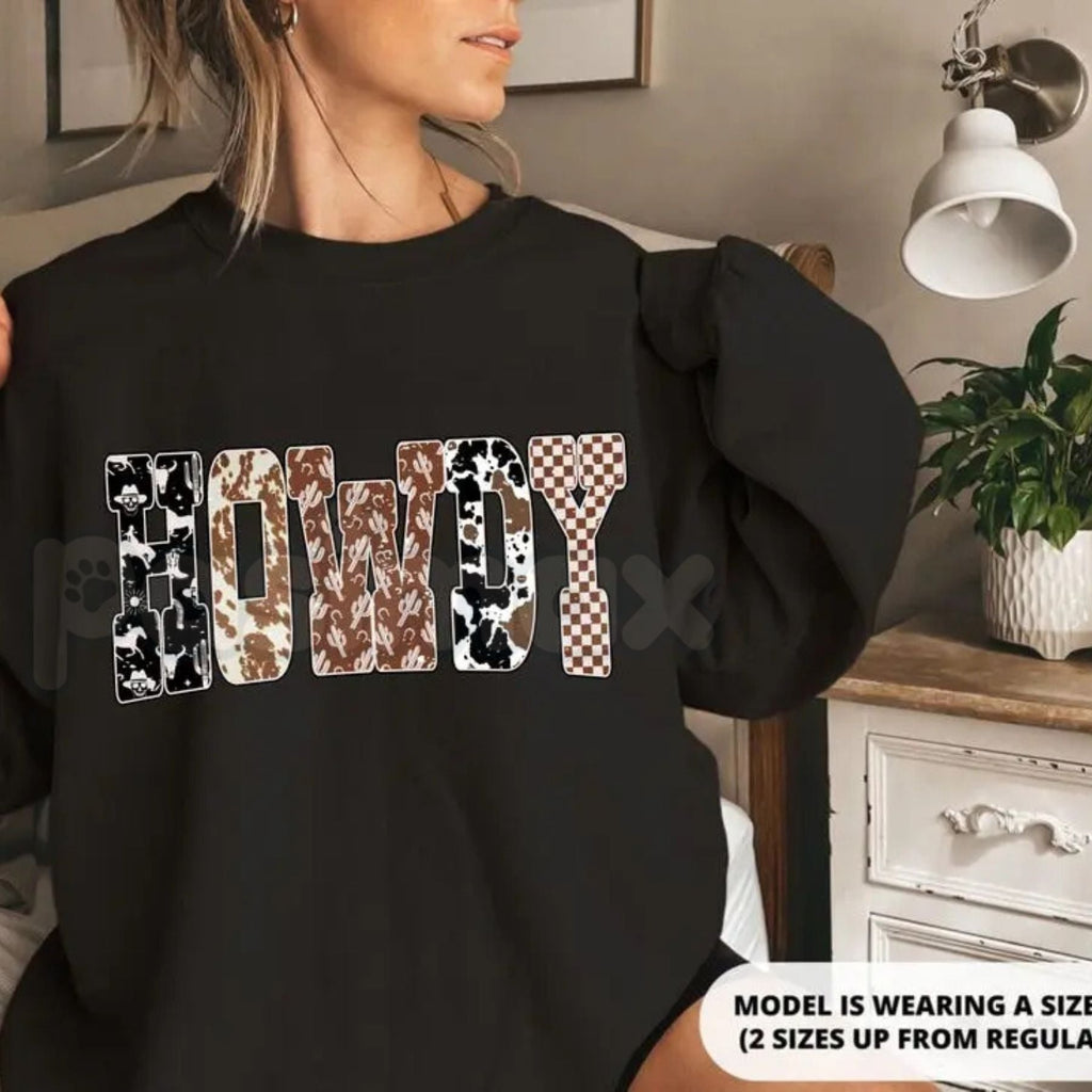 Pasimax Howdy Yee Haw Western Sweatshirt | Retro Rustic Country Jumper | Cowgirl Aesthetic Crewneck | Fun Western Wear Gift —