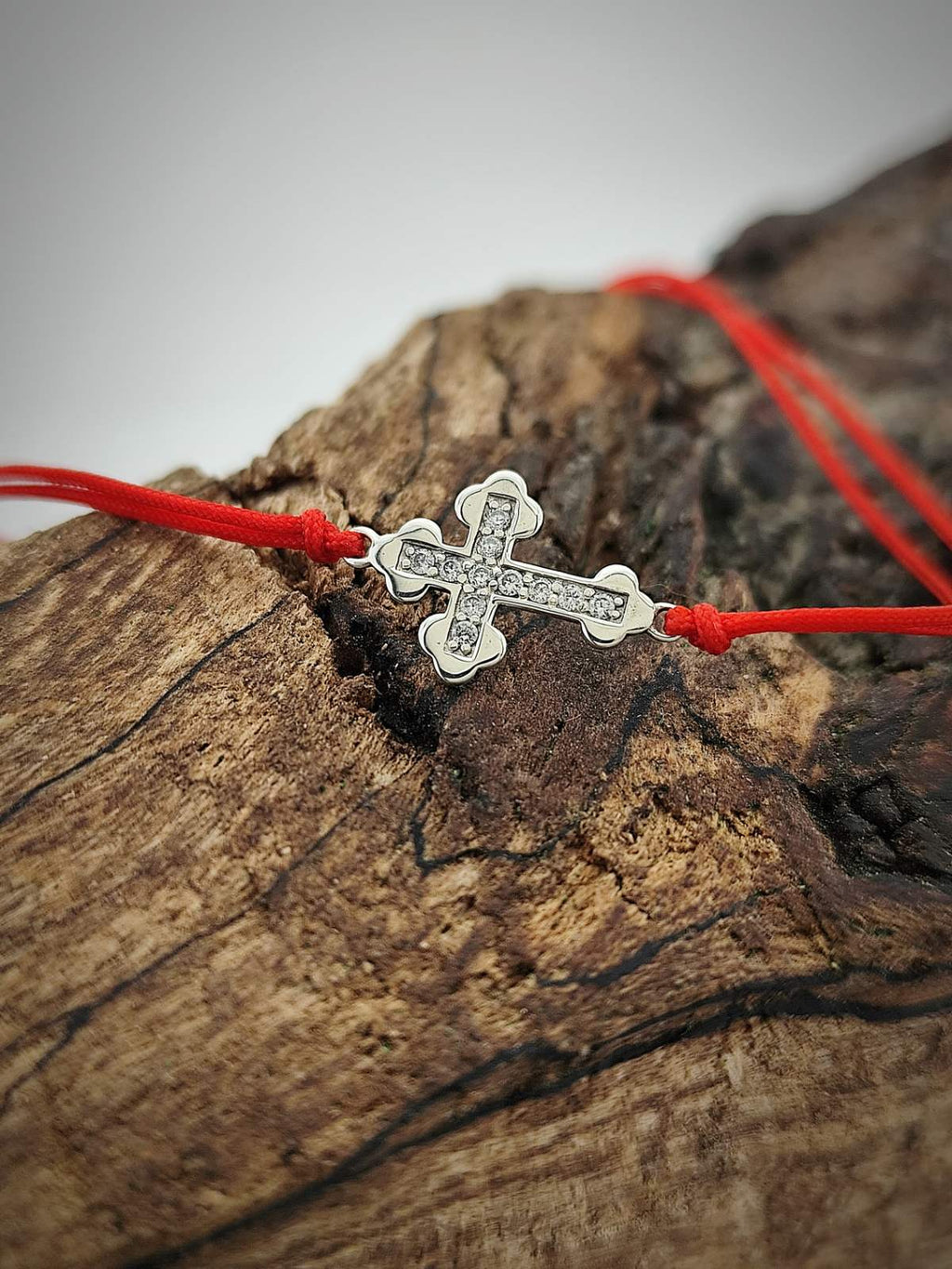 "Shine" bracelet with red thread and silver cross image 1