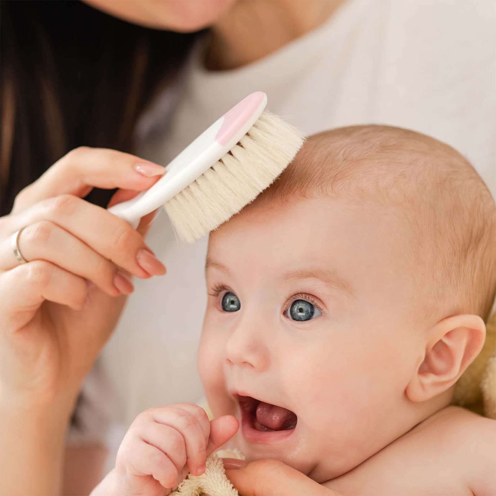 Chicco Baby Hair Brush and Comb Set for Newborns - Gentle Natural Bristle Brush and Safe Round-Tipped Comb for Infant Hair Care