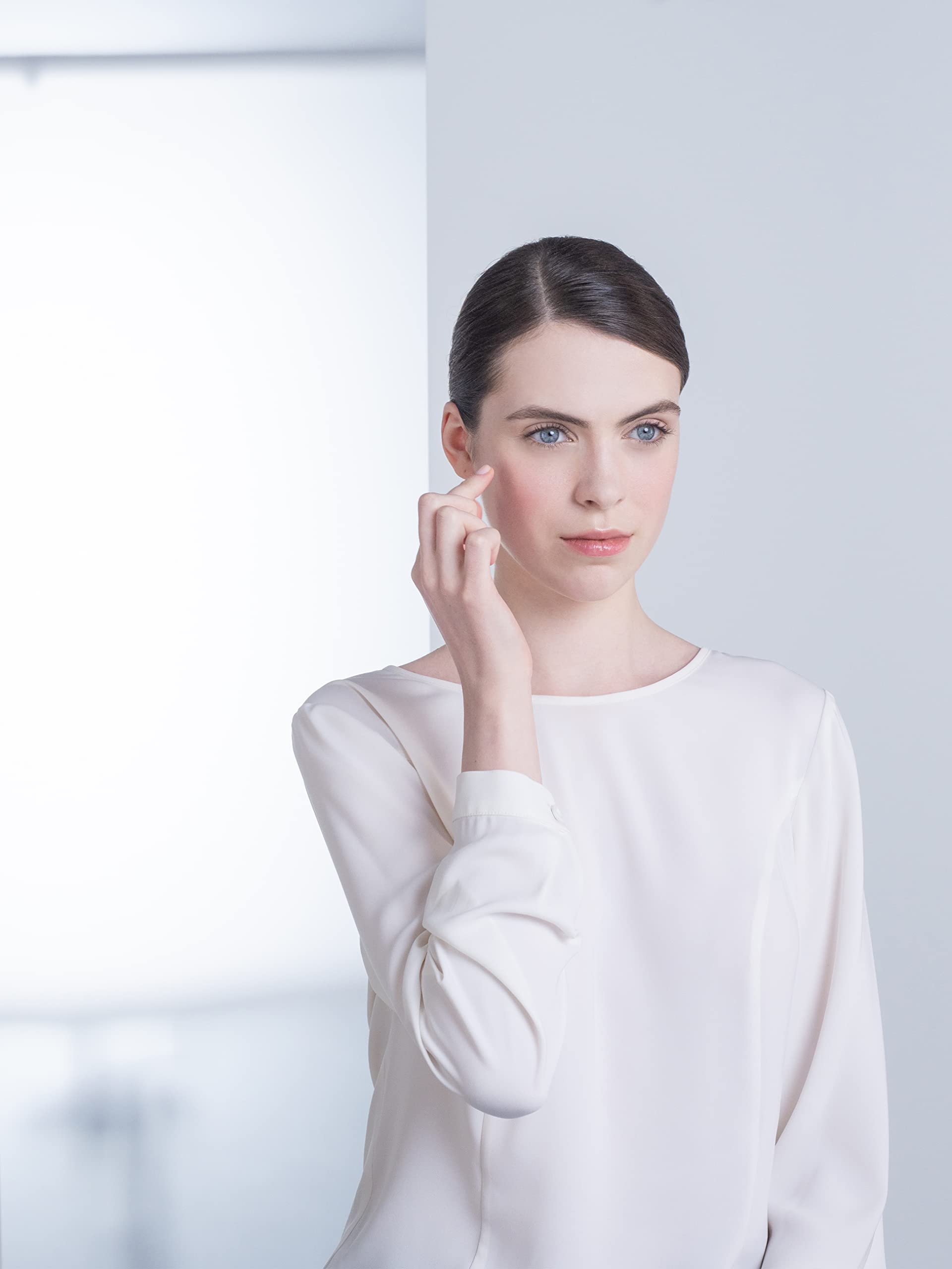 Esthederm Esthe-White Brightening Youth Cleansing Foam - Anti-Aging Skincare for Spot-Prone Skin