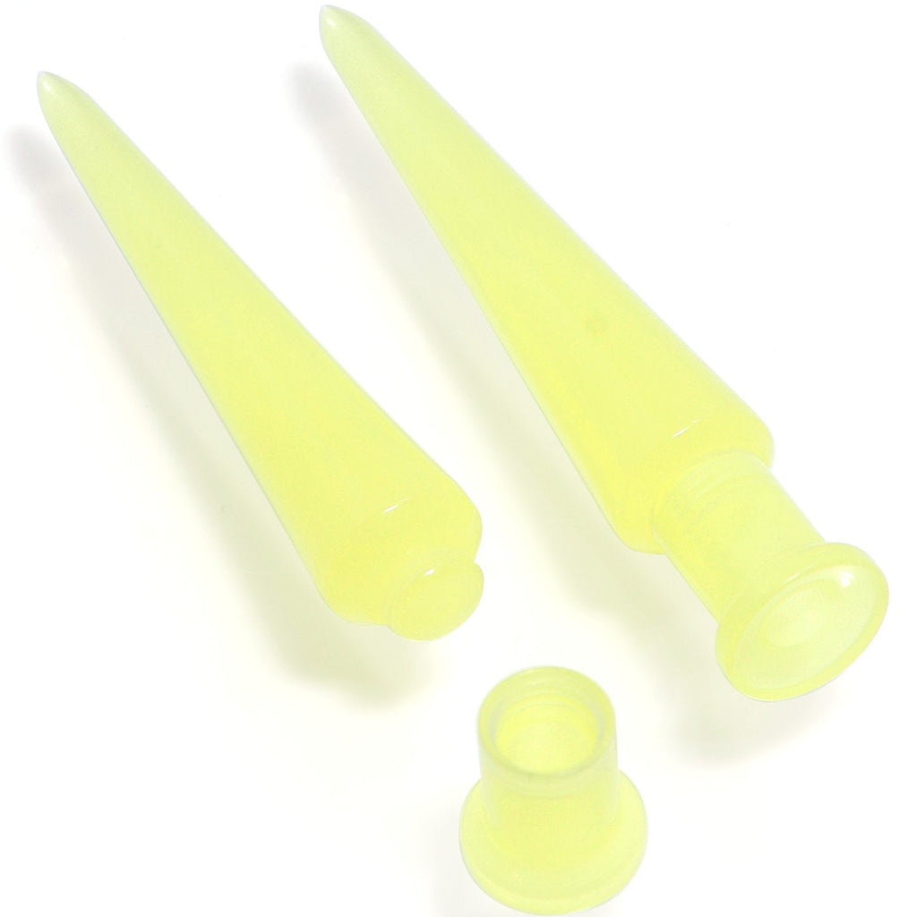 BodyCandy 2 in 1 Yellow Glow in Dark Interchangeable Screw Fit Plug and Taper Set — lifestyle context