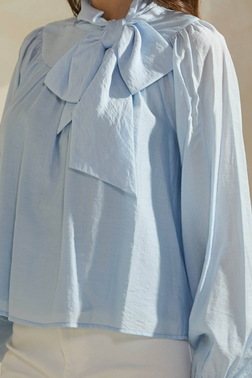 KADOU BOUTIQUE Able - Bow-Tie Neck Blouse — detail close-up