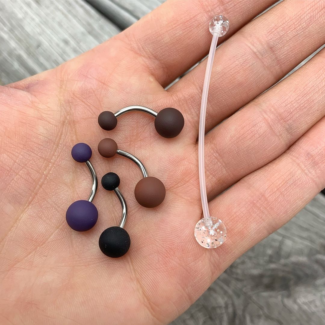 BodyCandy Muted Matte Tones Belly Ring Set of 4 — detail and construction