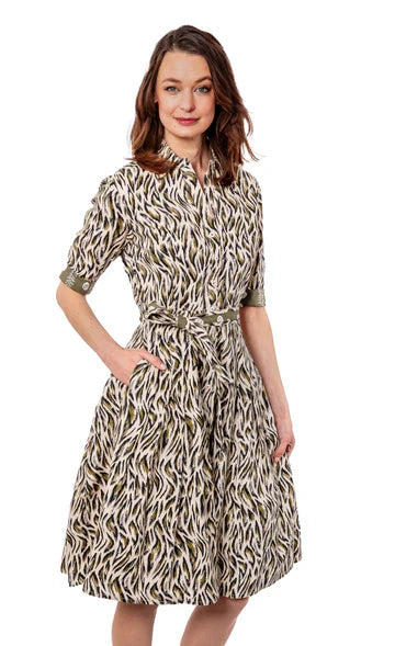 KADOU BOUTIQUE MRS. MAISEL OLIVE GREEN PRINT DRESS — lifestyle context