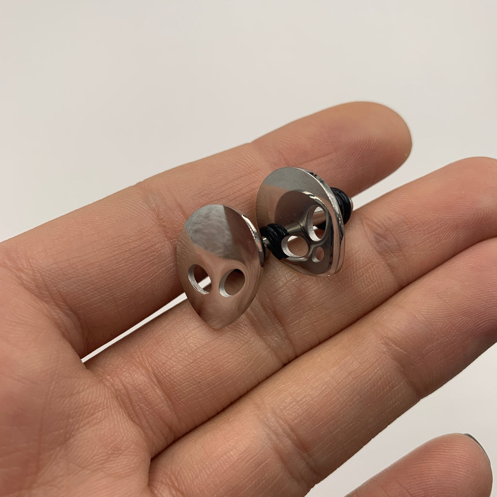 BodyCandy Steel Space Alien Single Flare Plug Set 14G to 2G — detail close-up