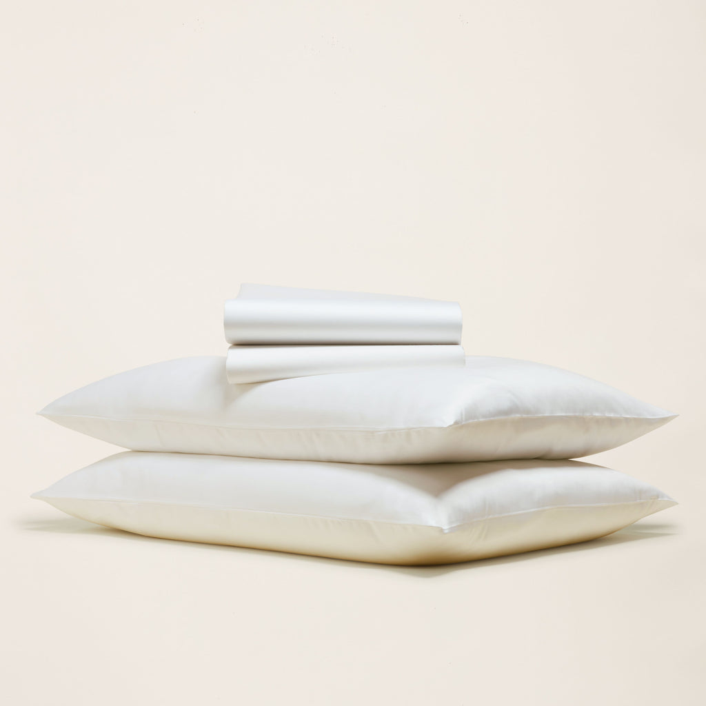 Italic Luxe Australian Sateen Sheet Set — product on model