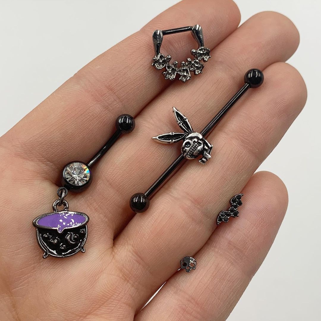 BodyCandy Black Anodized Titanium Skull Nose Ring — color detail
