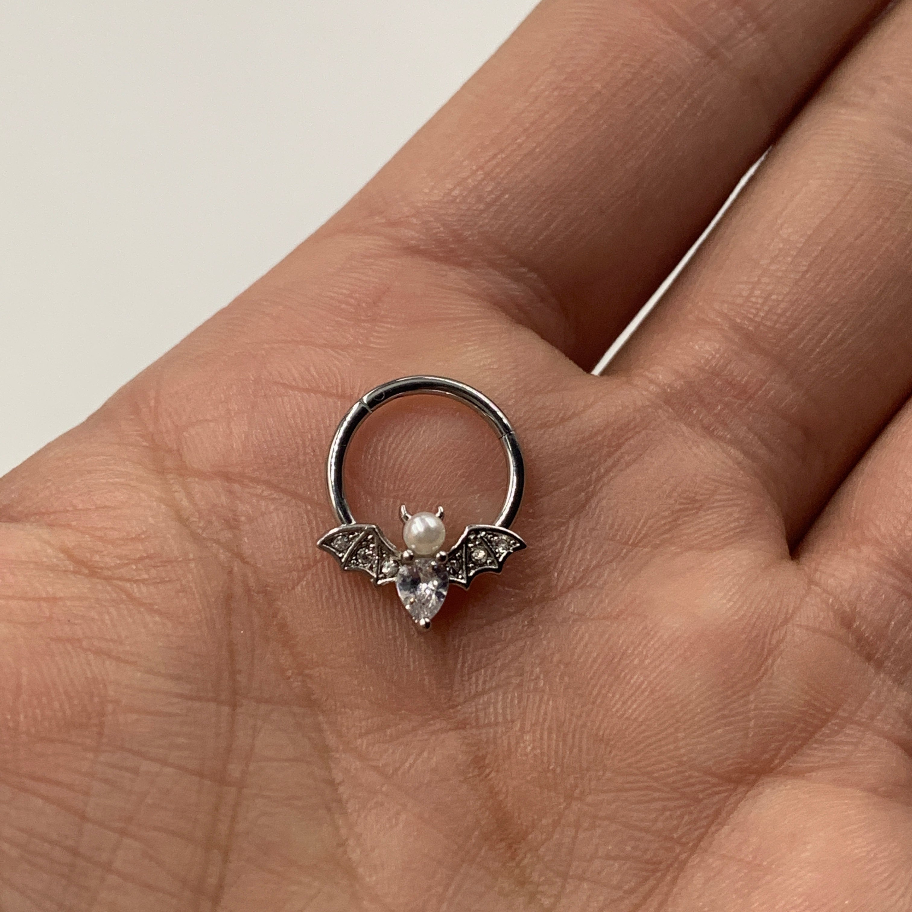 BodyCandy 16G 3/8 Clear Gem Vampire Bat Halloween Hinged Segment Ring — size reference