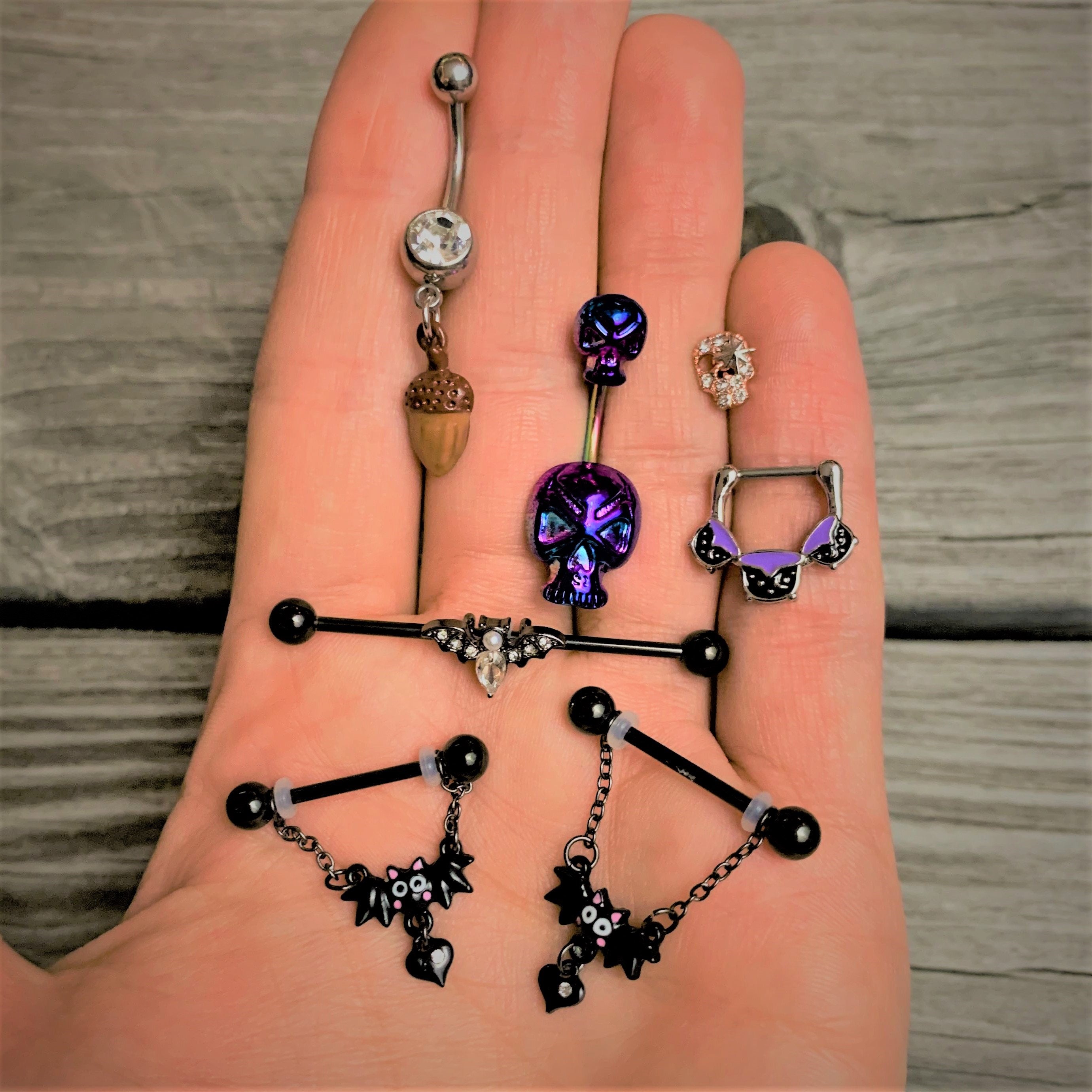 BodyCandy Rainbow Scary Double Skull Halloween Double Mount Belly Ring — lifestyle context