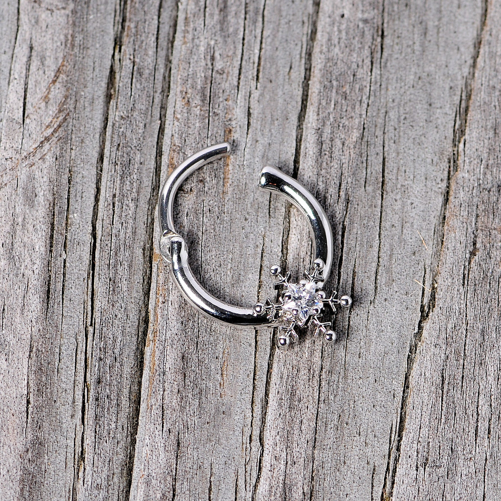 BodyCandy 16G 3/8 Clear Gem Holiday Snowflake Septum Clicker — color detail