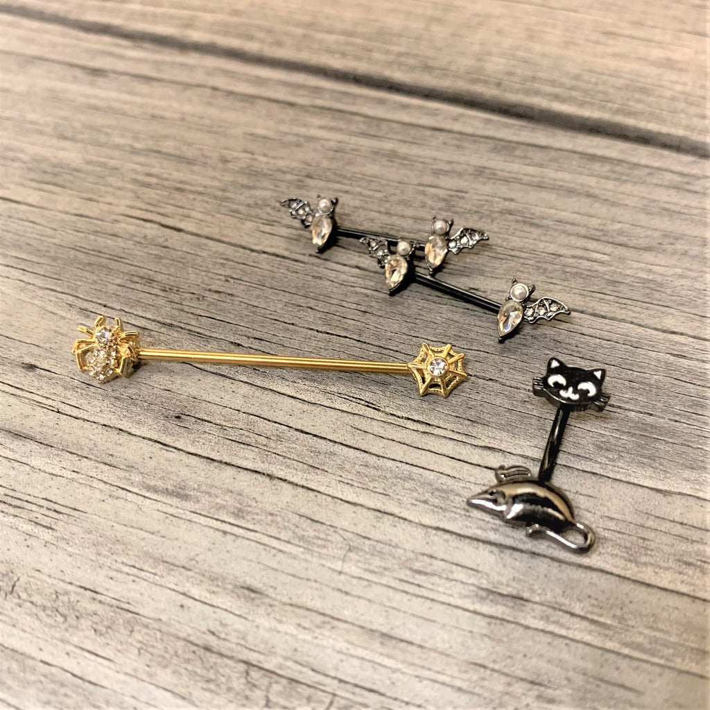 BodyCandy Black Cat Mouse Halloween Double Mount Belly Ring — detail close-up