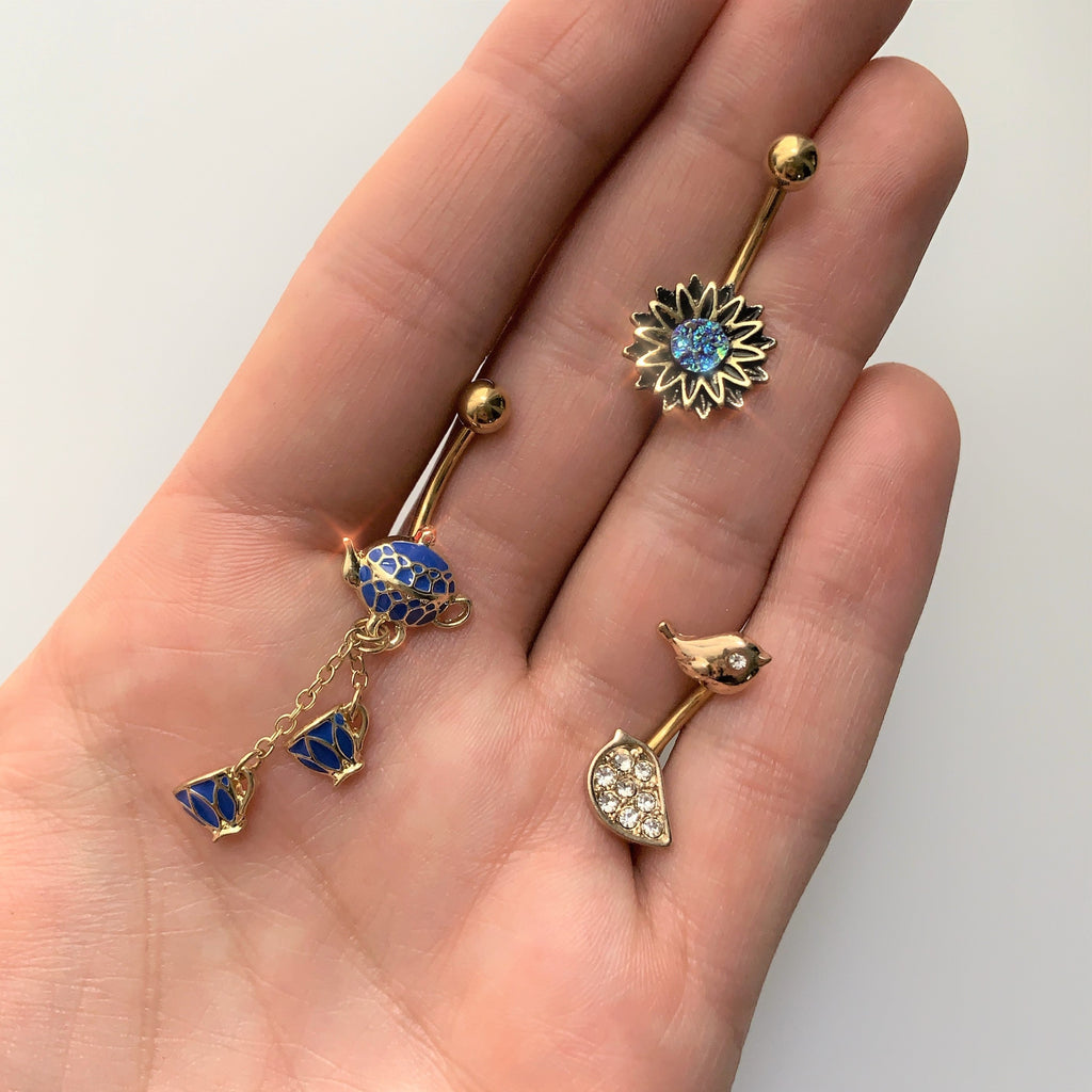 BodyCandy Clear Gem Gold Tone Little Birds Double Mount Belly Ring — detail close-up
