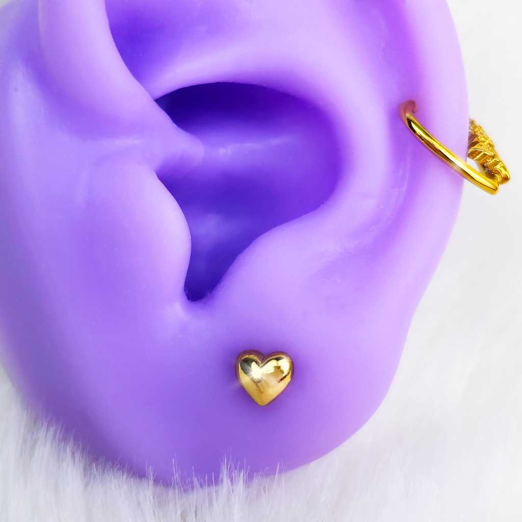 BodyCandy 16G 5/16 Clear CZ Gem Gold Tone Heart Labret Tragus Set of 3 — detail close-up