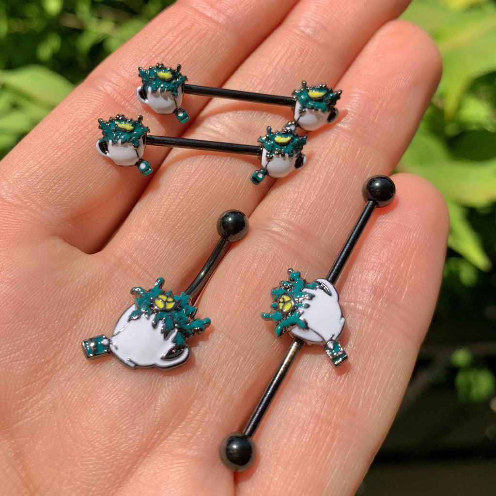 BodyCandy Black Creepy Halloween Tea Belly Ring — detail close-up