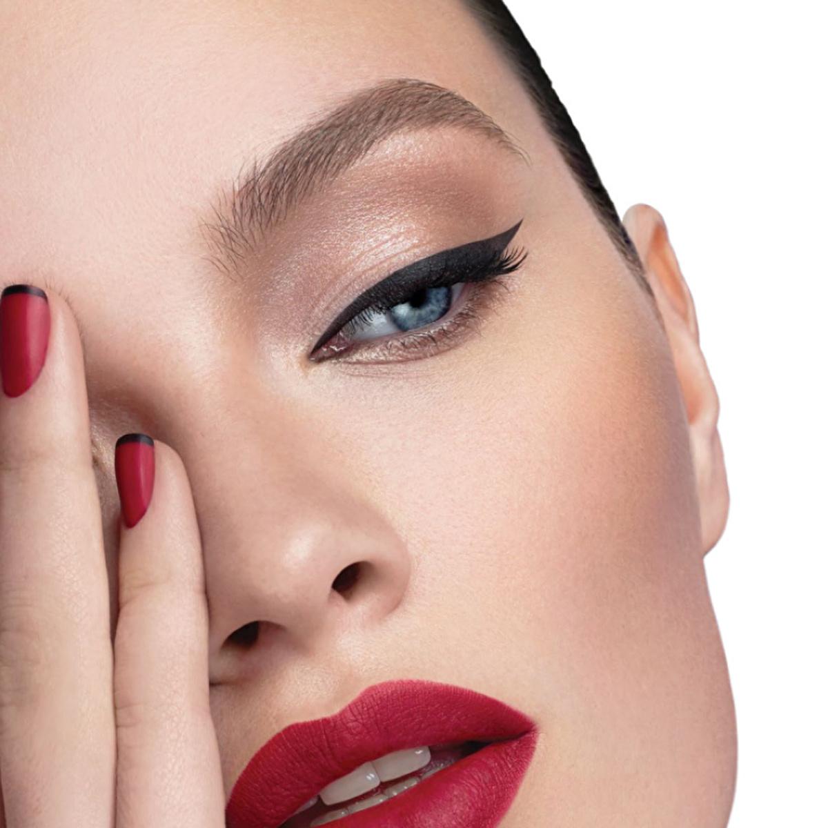 Pastel Waterproof Dipliner 01 Black: Long-Lasting, Smudge-Proof Black Matte Vegan Eyeliner for Effortless Eye Makeup