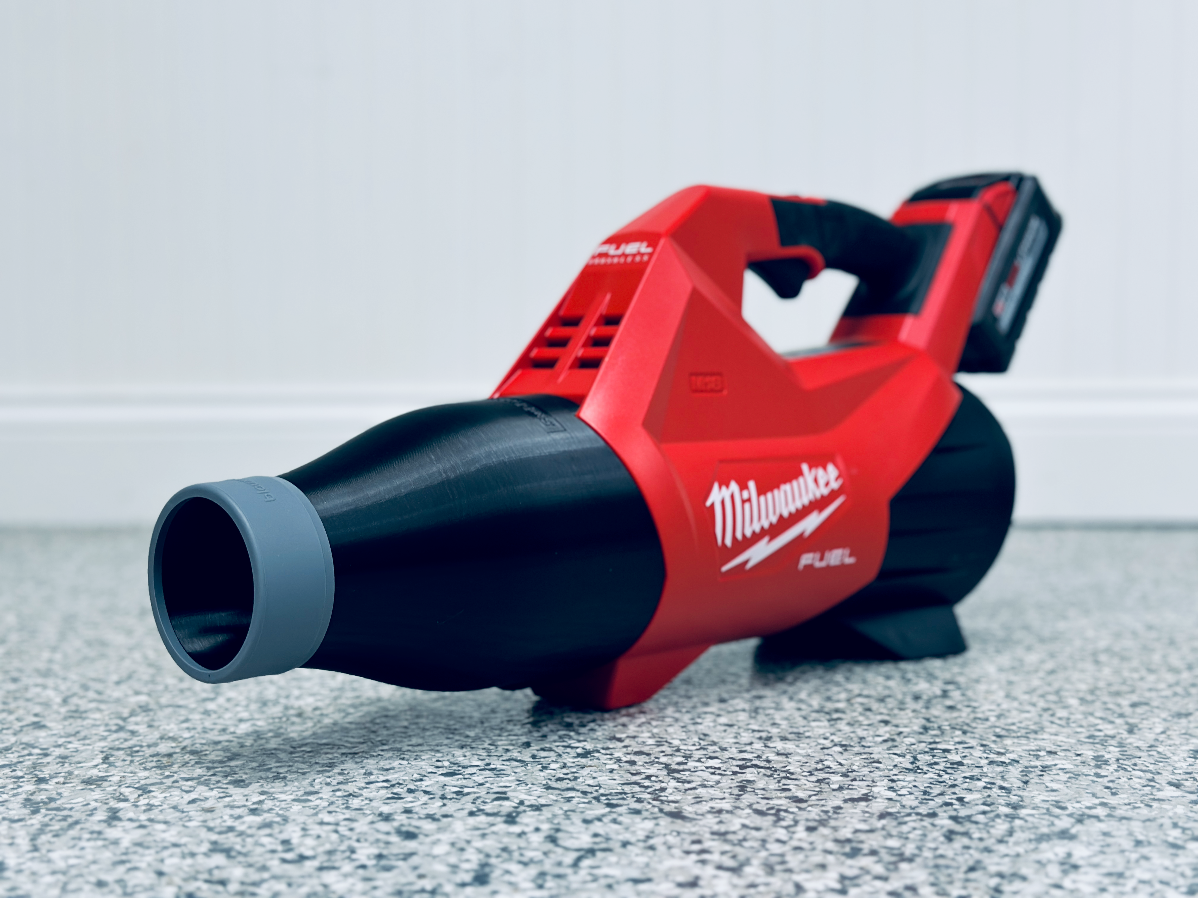STUBBY® Car Drying Nozzle for Milwaukee M18 FUEL Gen III Single Battery Leaf Blower (3017-20) – Stubby Nozzle Co., view 5