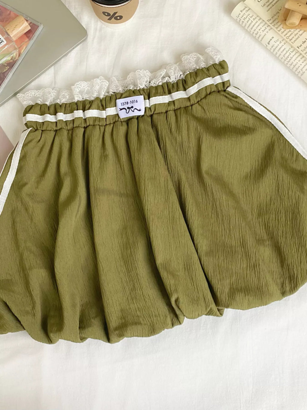 Lace Trim Elastic Waist Mini Skirt