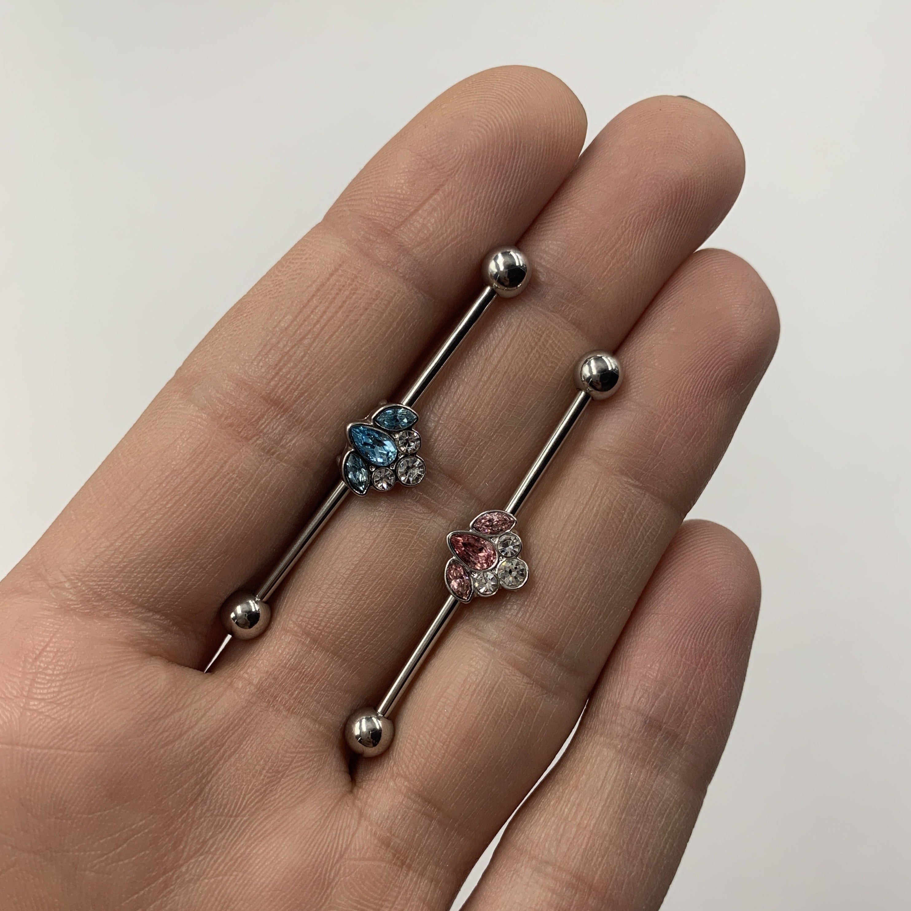 BodyCandy 14G Aqua Clear Gem Classic Cluster Industrial Barbell 38mm — side view