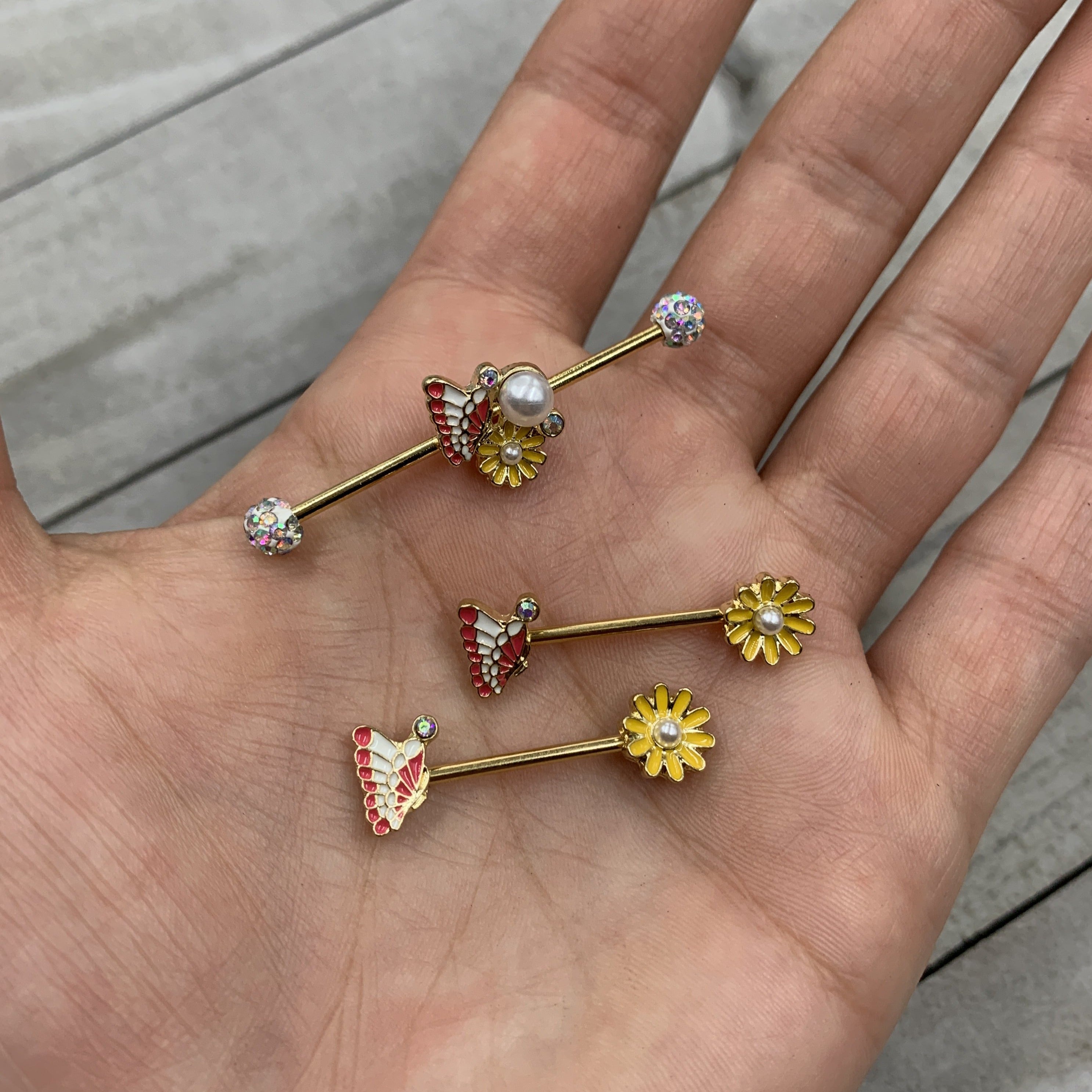 BodyCandy 14G Aurora Gem Gold Tone Butterfly Flower Industrial Barbell 38mm — detail close-up