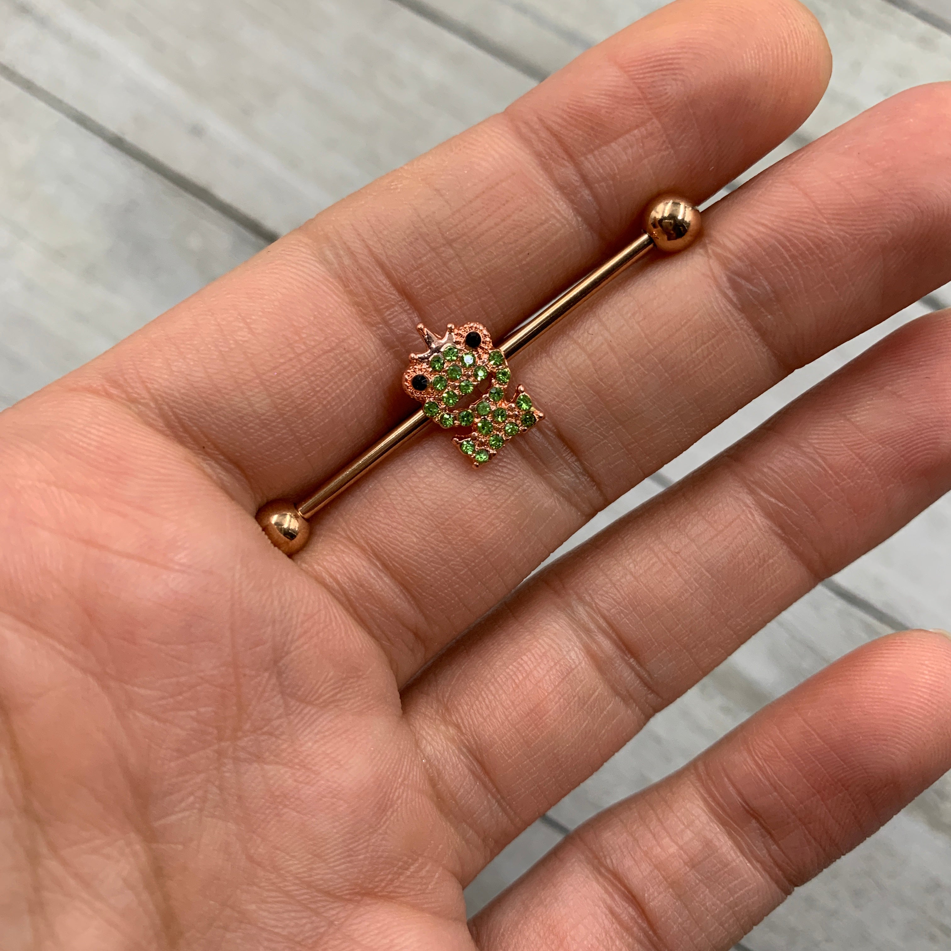 BodyCandy 14G Green Gem Rose Gold Tone Royal Frog Industrial Barbell 38mm — detail close-up