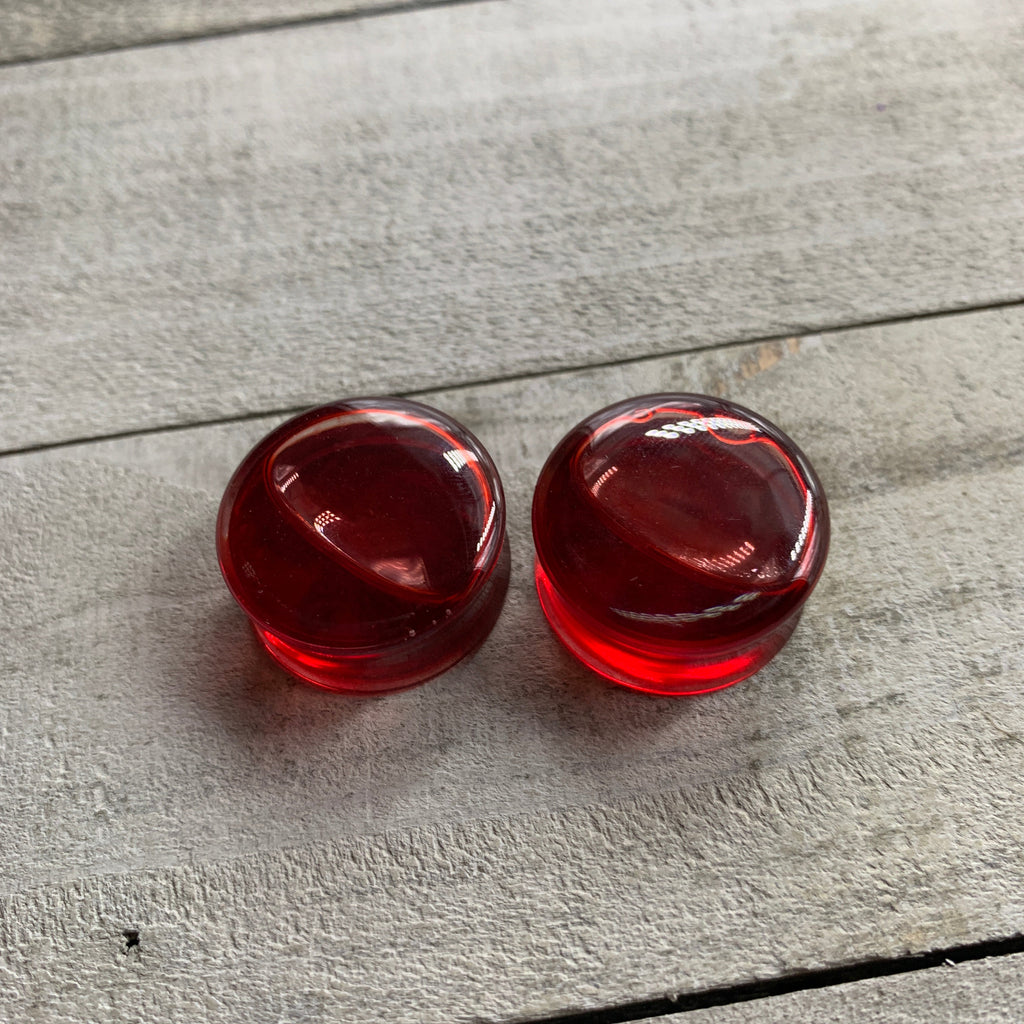 BodyCandy Acrylic Fake Blood Filled Halloween Saddle Plug Set 0G to 1 Inch — detail close-up