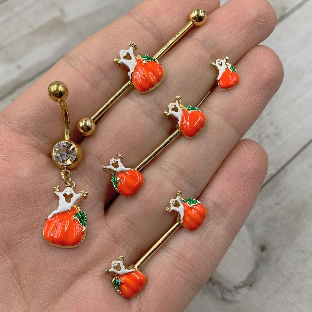 BodyCandy 14G Gold Tone Haunted Pumpkin Industrial Barbell 38mm — detail close-up