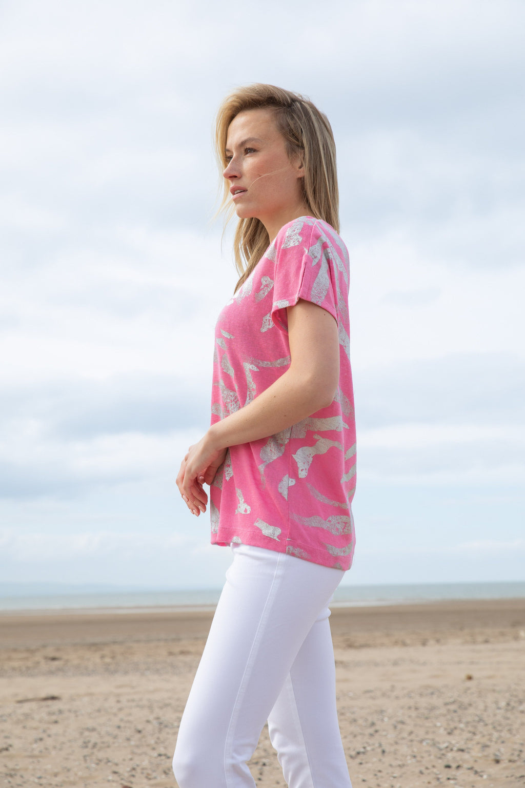 KADOU BOUTIQUE Marble V-Neck Foil Print Top — detail close-up