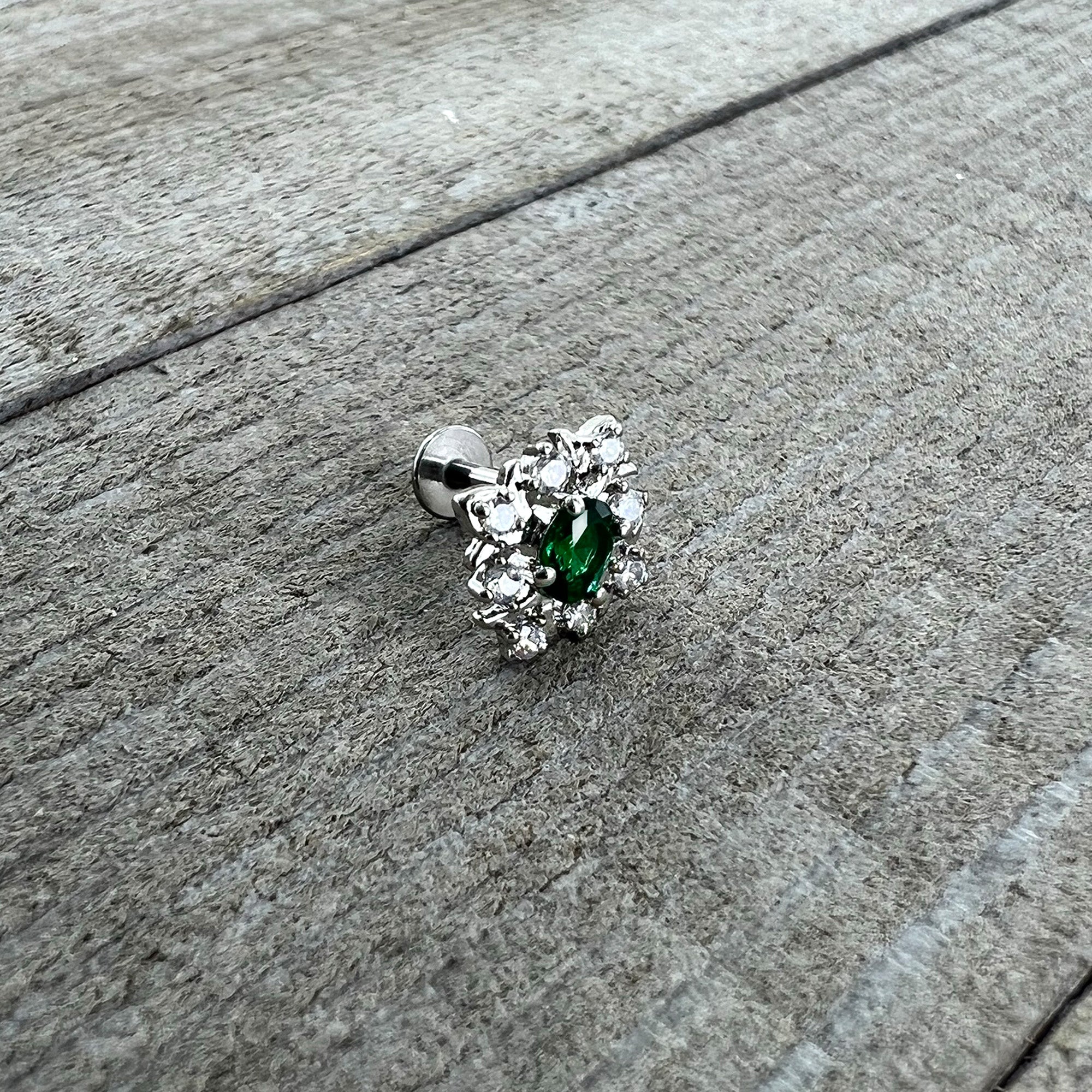 BodyCandy 16G 1/4 Green Gem Ornate Art Deco Labret Monroe Tragus — alternative angle