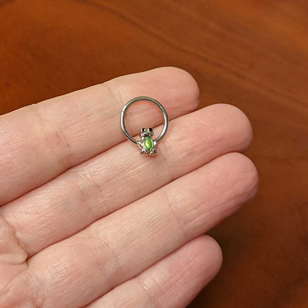 BodyCandy 16G 3/8 Light Green Groovy Frog Hinged Segment Ring — side view