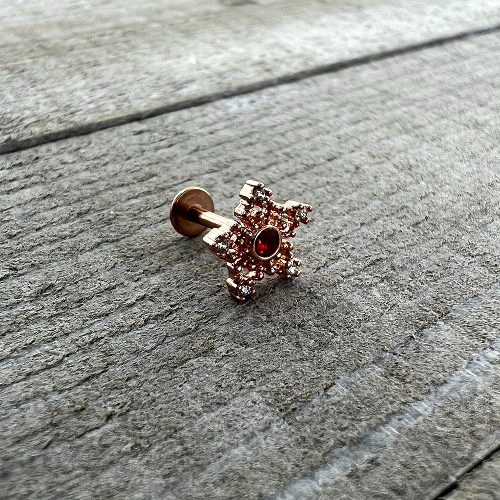 BodyCandy 16G 1/4 Red Gem Rose Gold Tone Texture Snowflake Labret Tragus — alternative angle