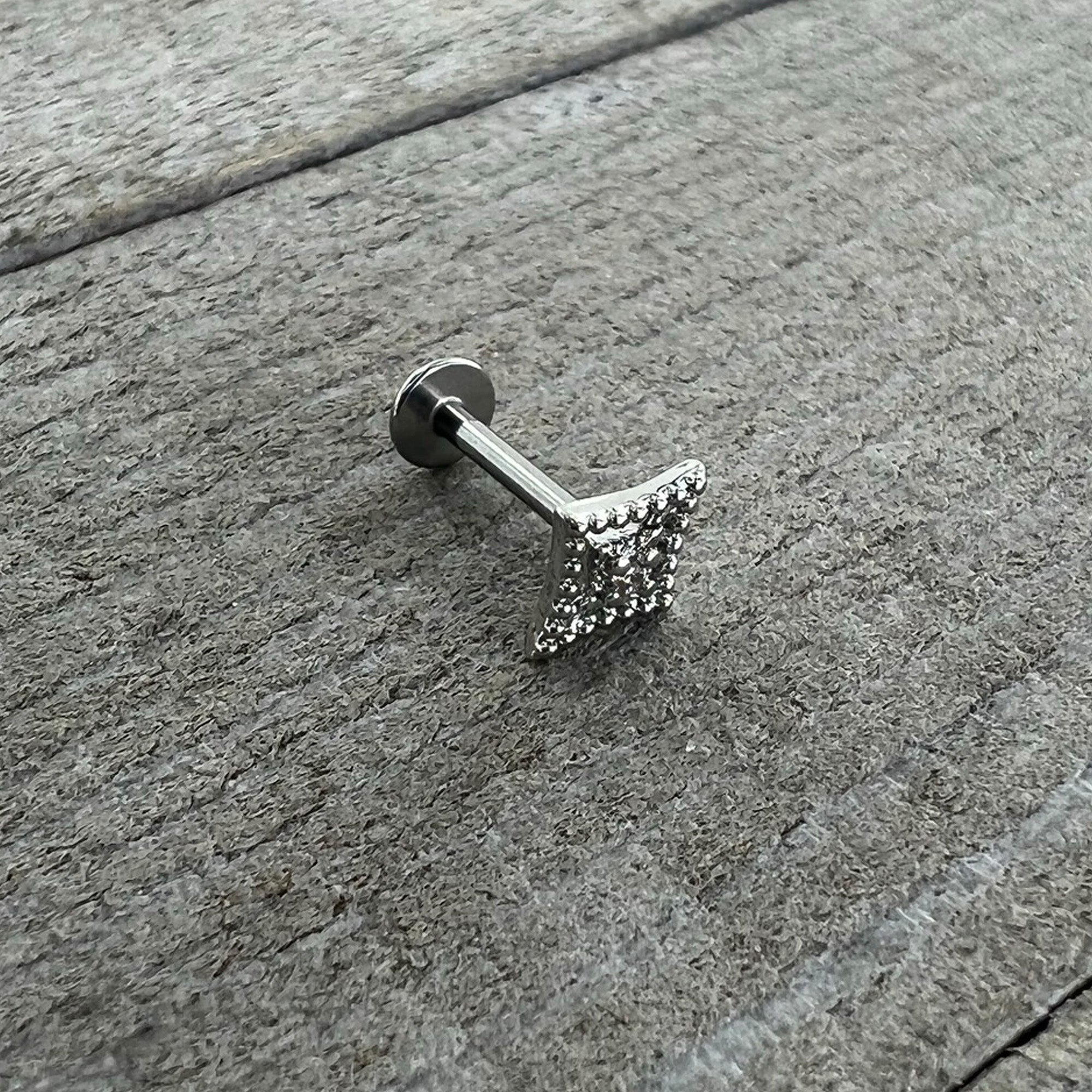 BodyCandy 16G 5/16 Clear Gem Deco Textured Rhombus Labret Monroe Tragus — alternative angle