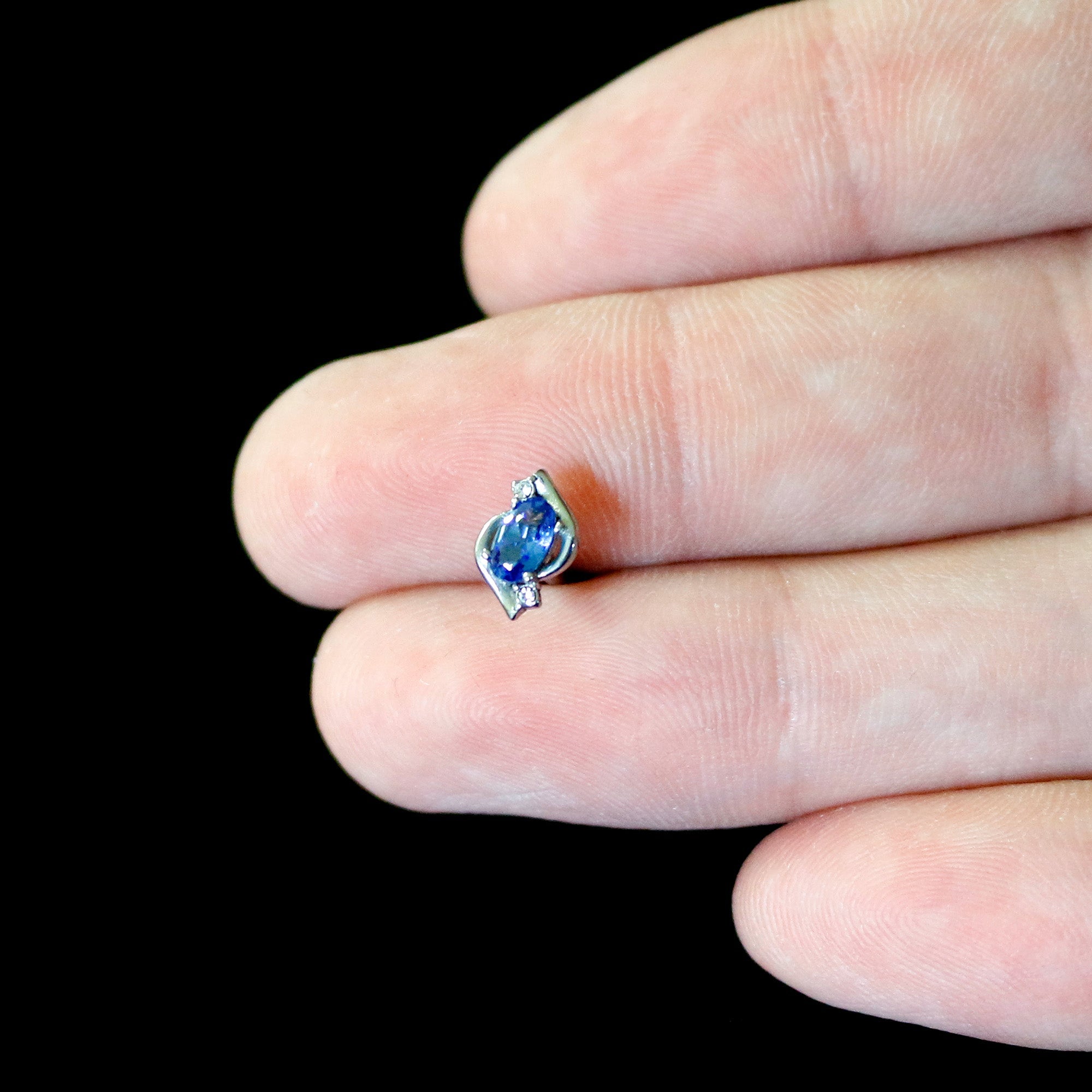 BodyCandy Clear Blue Gem Oval Swirl Barbell Tongue Ring — alternative angle