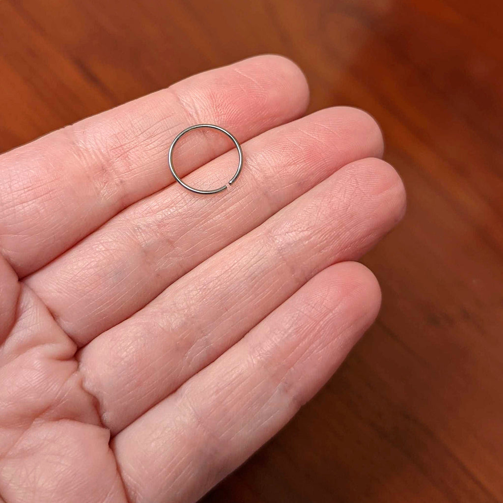 BodyCandy 20G 7/16 Grade 23 Titanium Bendable Hoop Ring — side view
