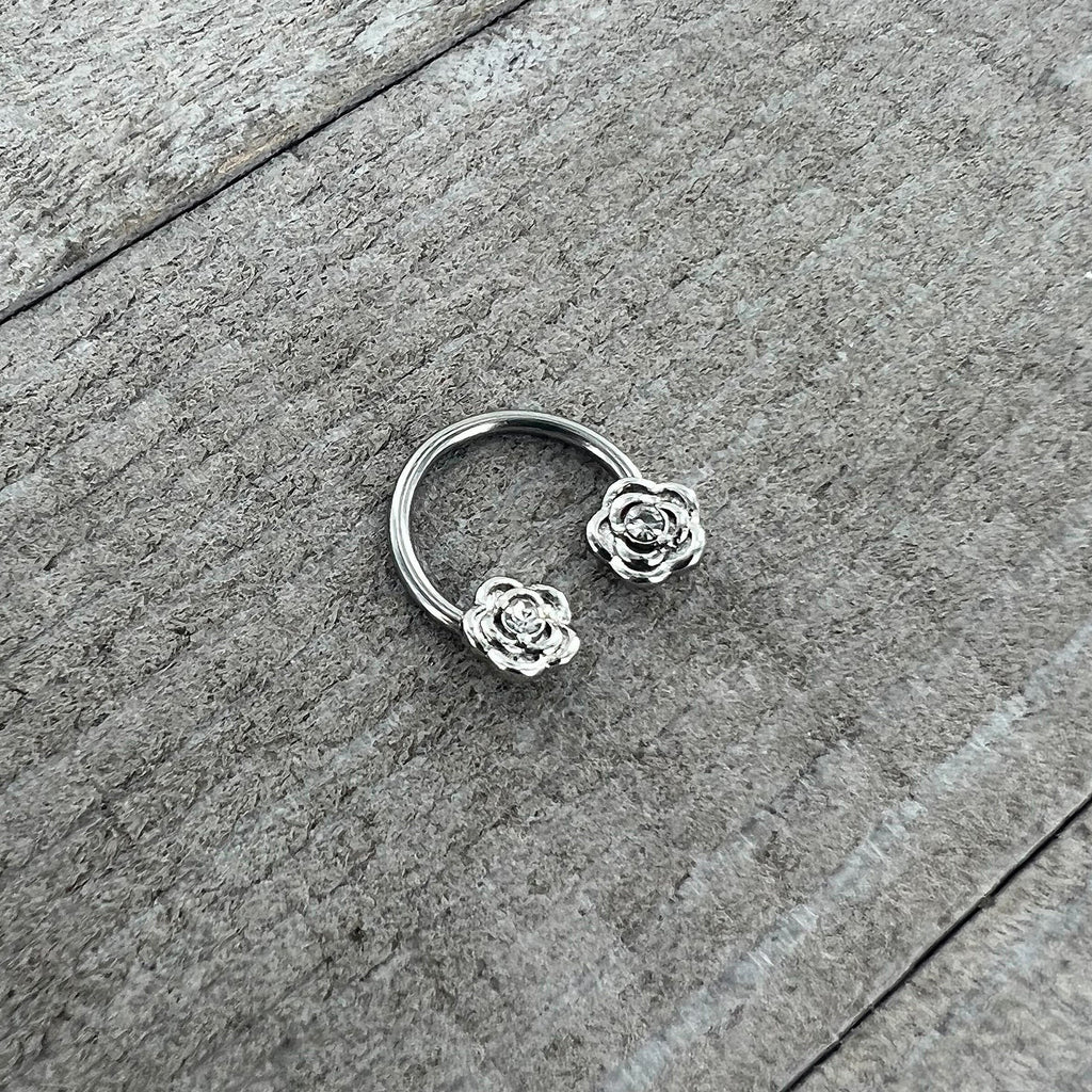 BodyCandy 16G 3/8 Textured Blooming Flowers Horseshoe Circular Barbell — side view