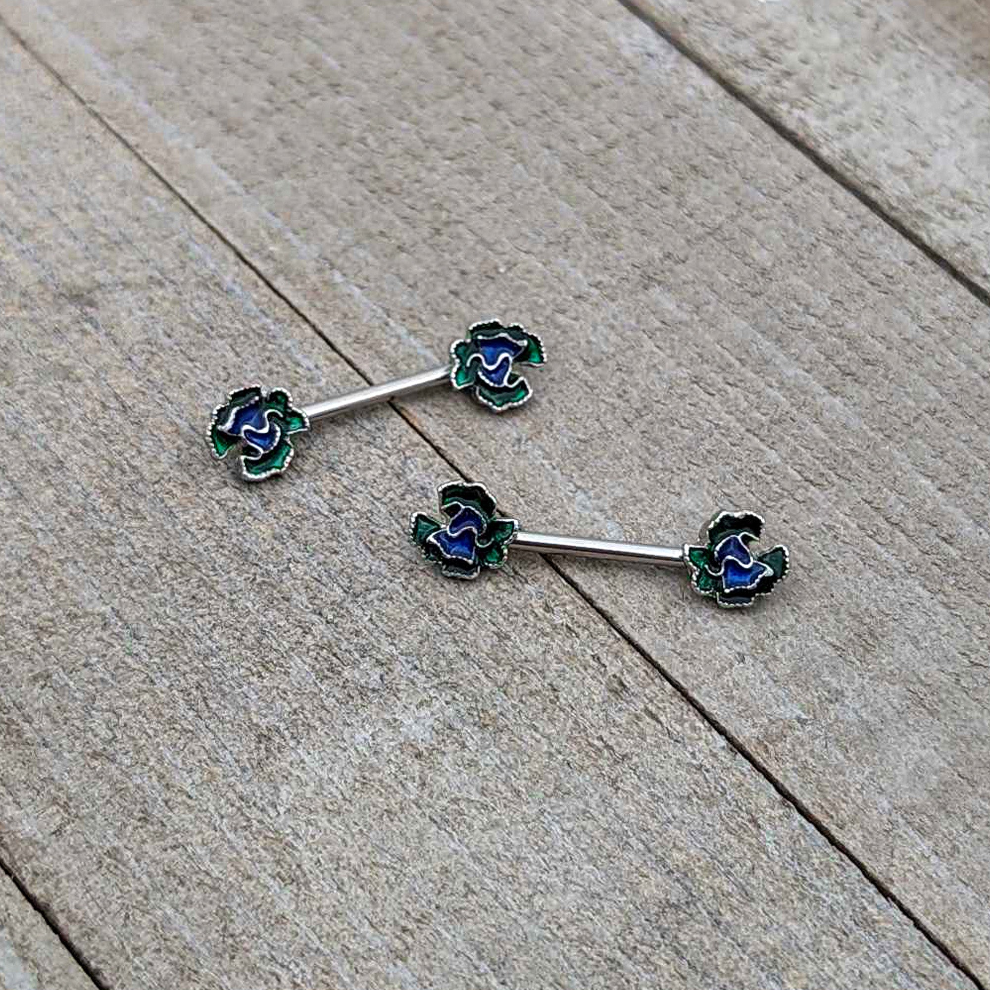 BodyCandy 14G 9/16 Spring Flower Blue Green Barbell Nipple Ring Set — back view