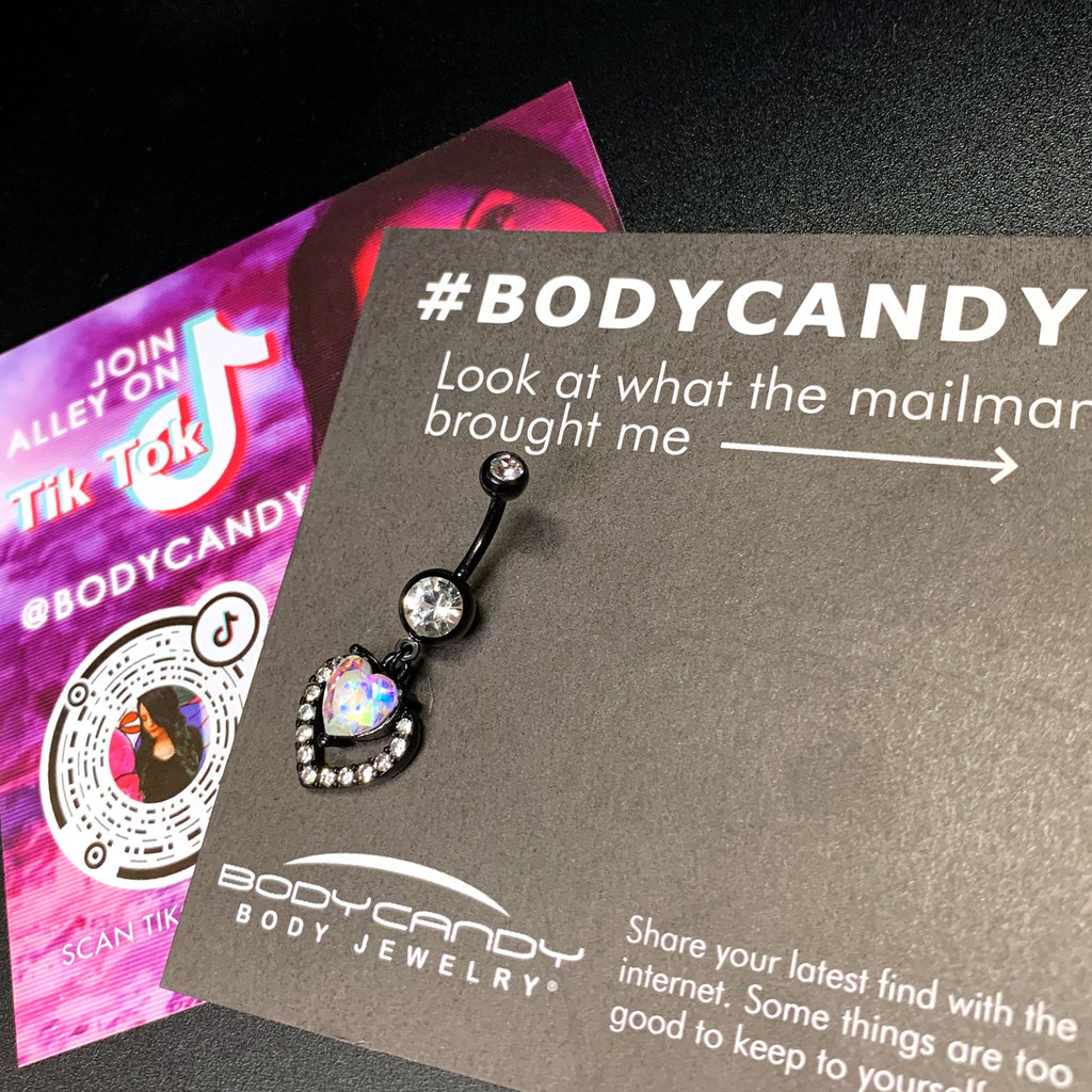 BodyCandy Clear Aurora Gem Black Rococo Heart Dangle Belly Ring — side view