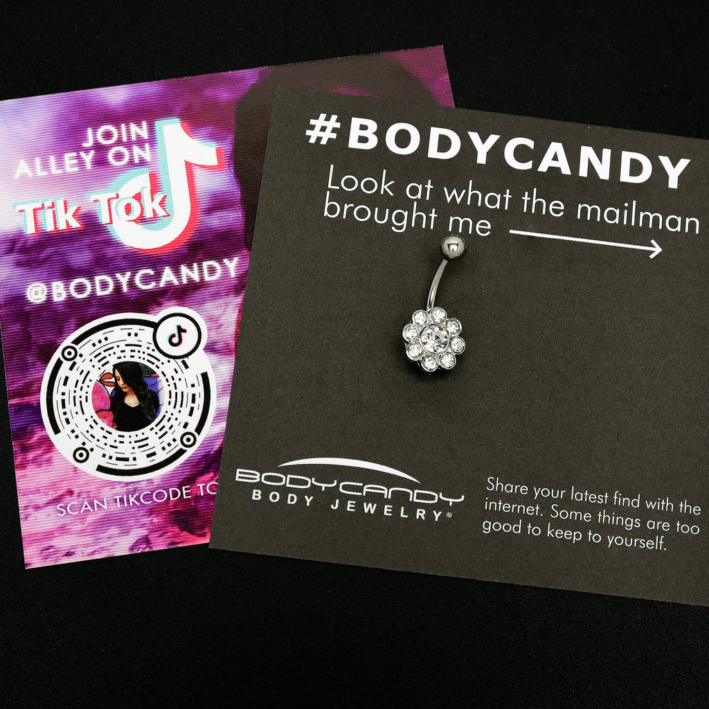 BodyCandy Clear Gem Whimsy Flower Belly Ring — detail close-up