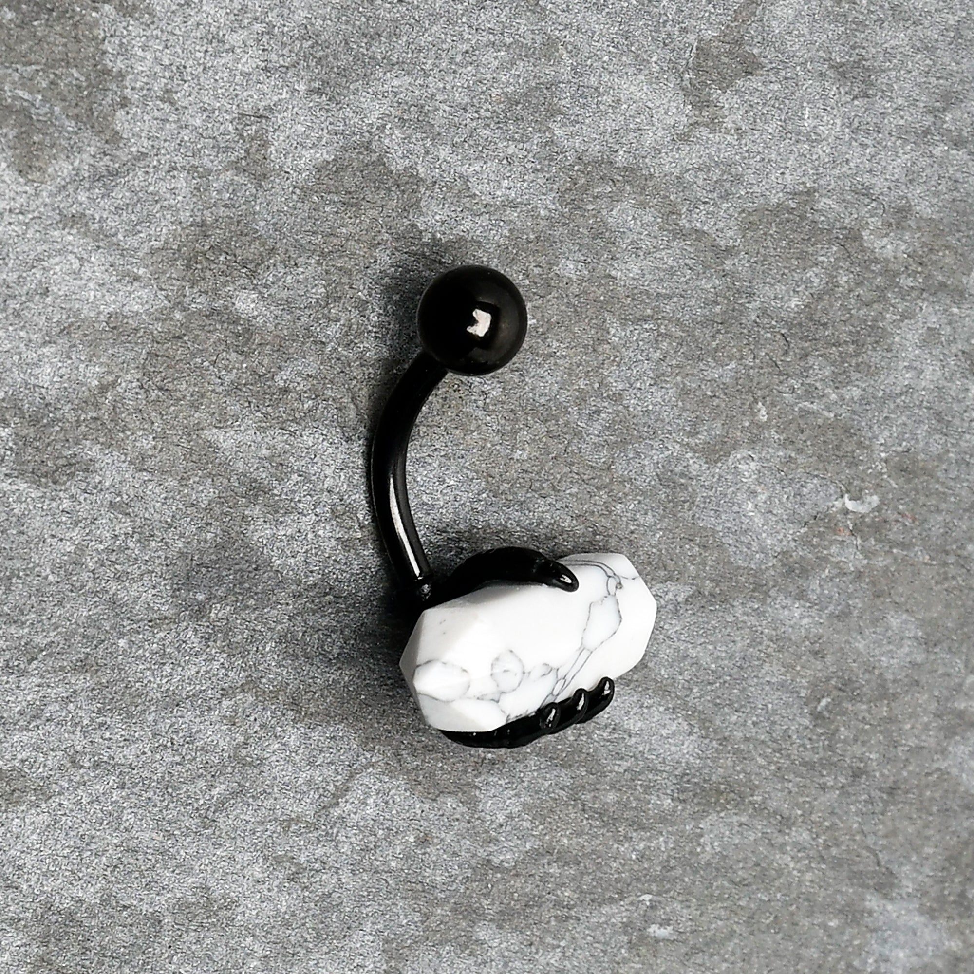 BodyCandy White Howlite Stone Black Claw Belly Ring — color detail