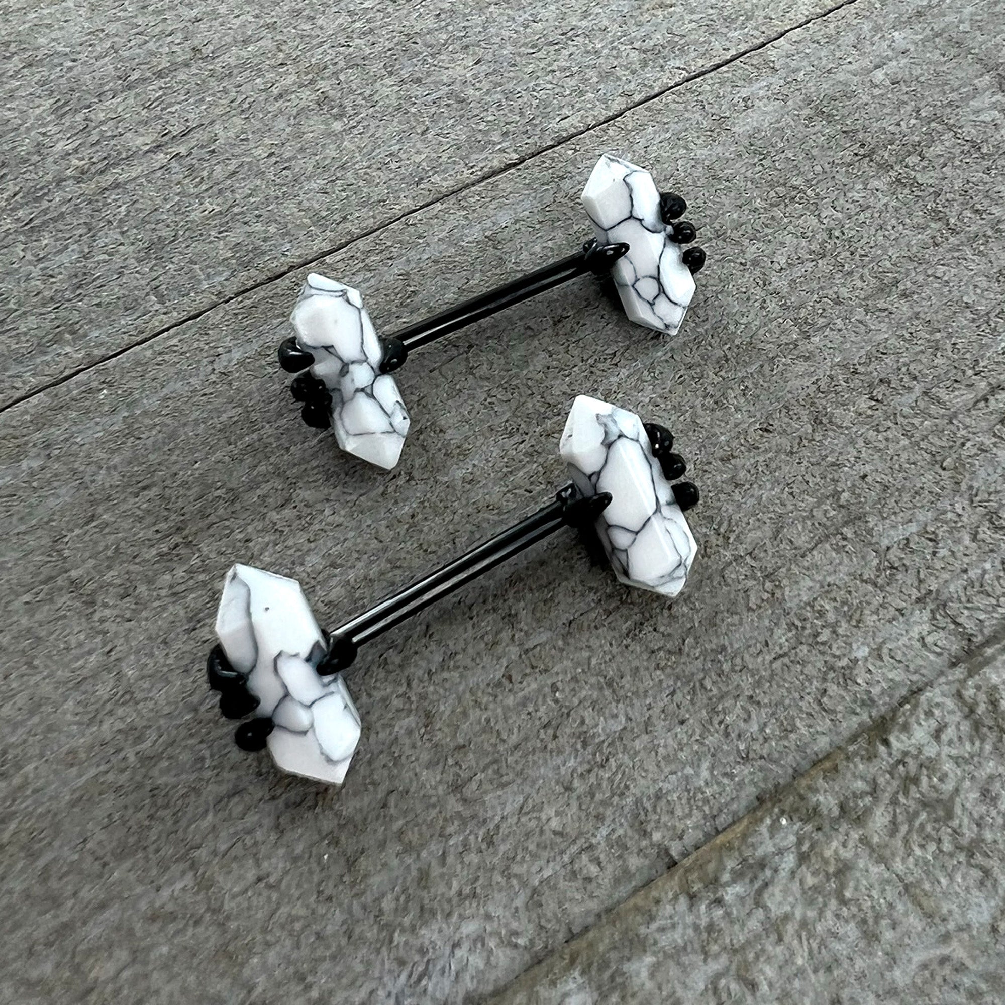 BodyCandy 14G 9/16 White Howlite Black Claw Barbell Nipple Ring Set — packaging