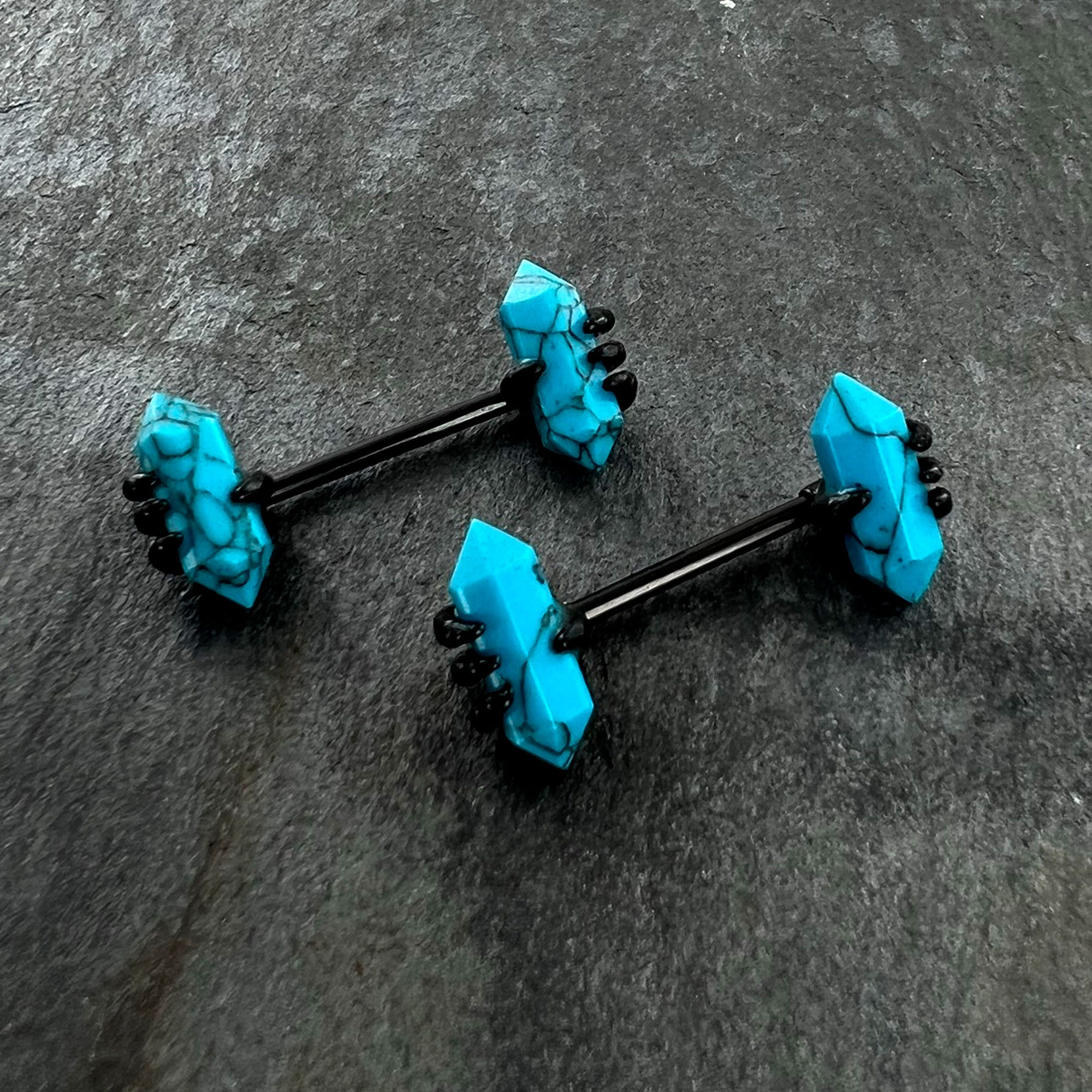 BodyCandy 14G 9/16 Blue Turquoise Black Claw Barbell Nipple Ring Set — color detail