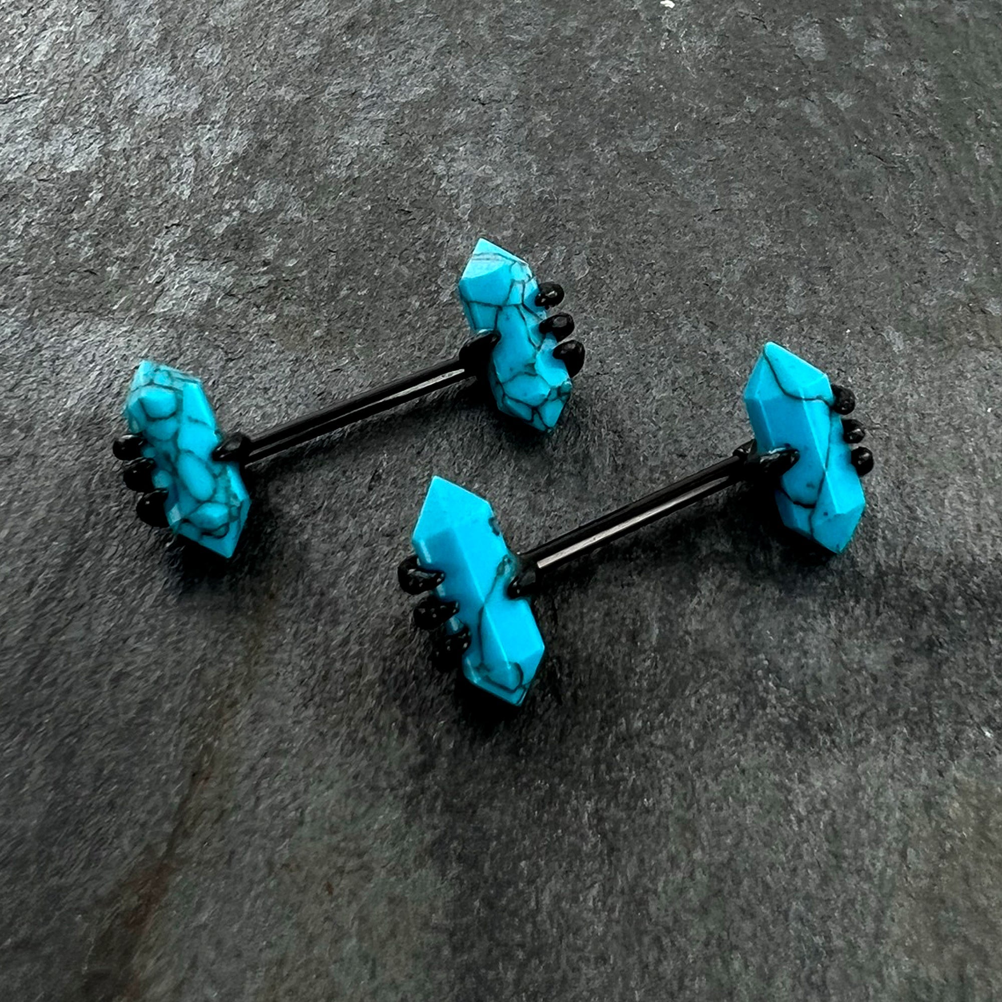BodyCandy 14G 9/16 Blue Turquoise Black Claw Barbell Nipple Ring Set — fabric or material detail