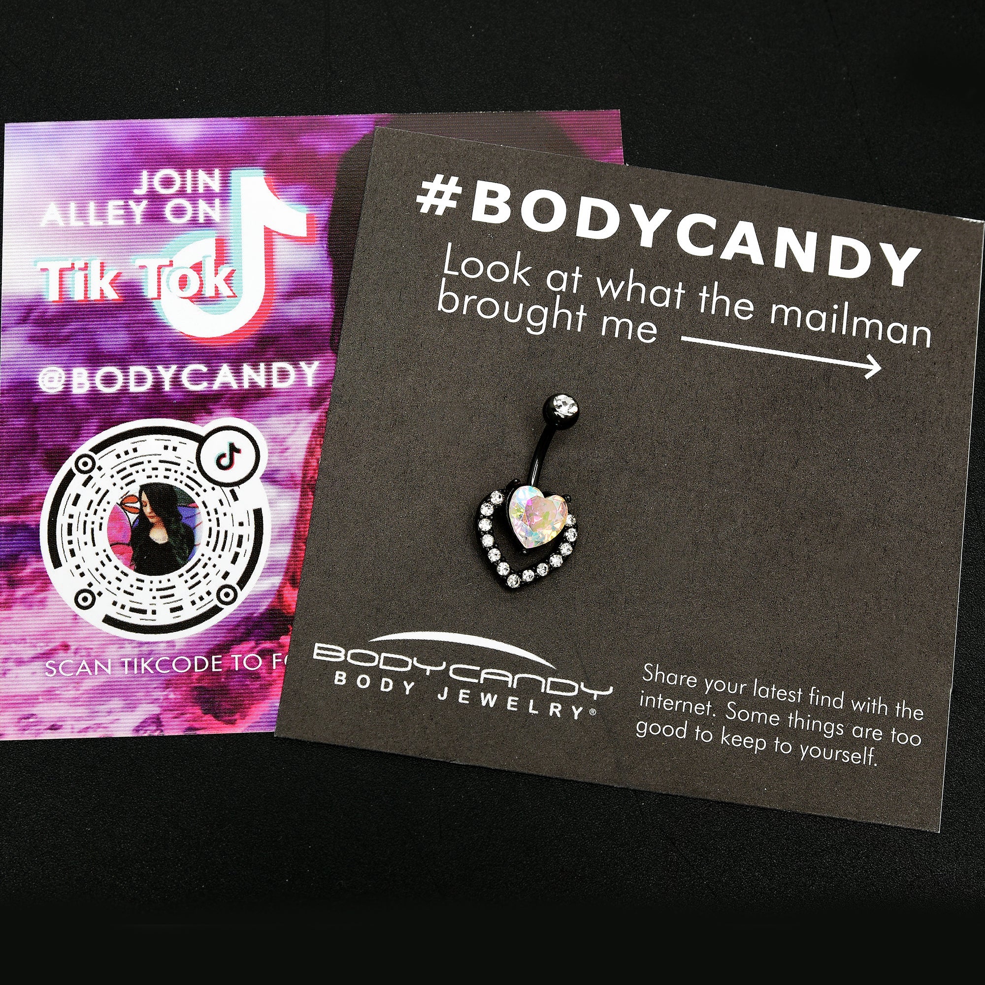 BodyCandy Clear Aurora Gem Black Rococo Hearts Belly Ring — side view
