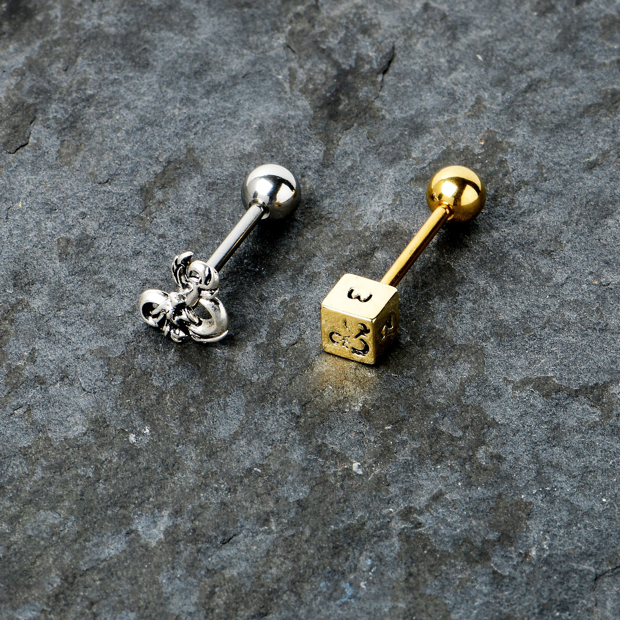 BodyCandy Officially Licensed Dungeons & Dragons Dice Barbell Tongue Ring  Set of 2 — detail close-up