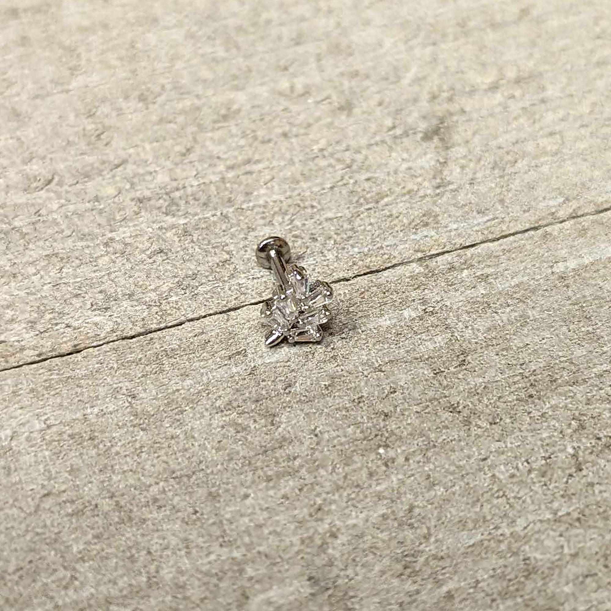 BodyCandy 16G 1/4 Clear CZ Gem Leafy Branch Threadless Labret Tragus — alternative angle